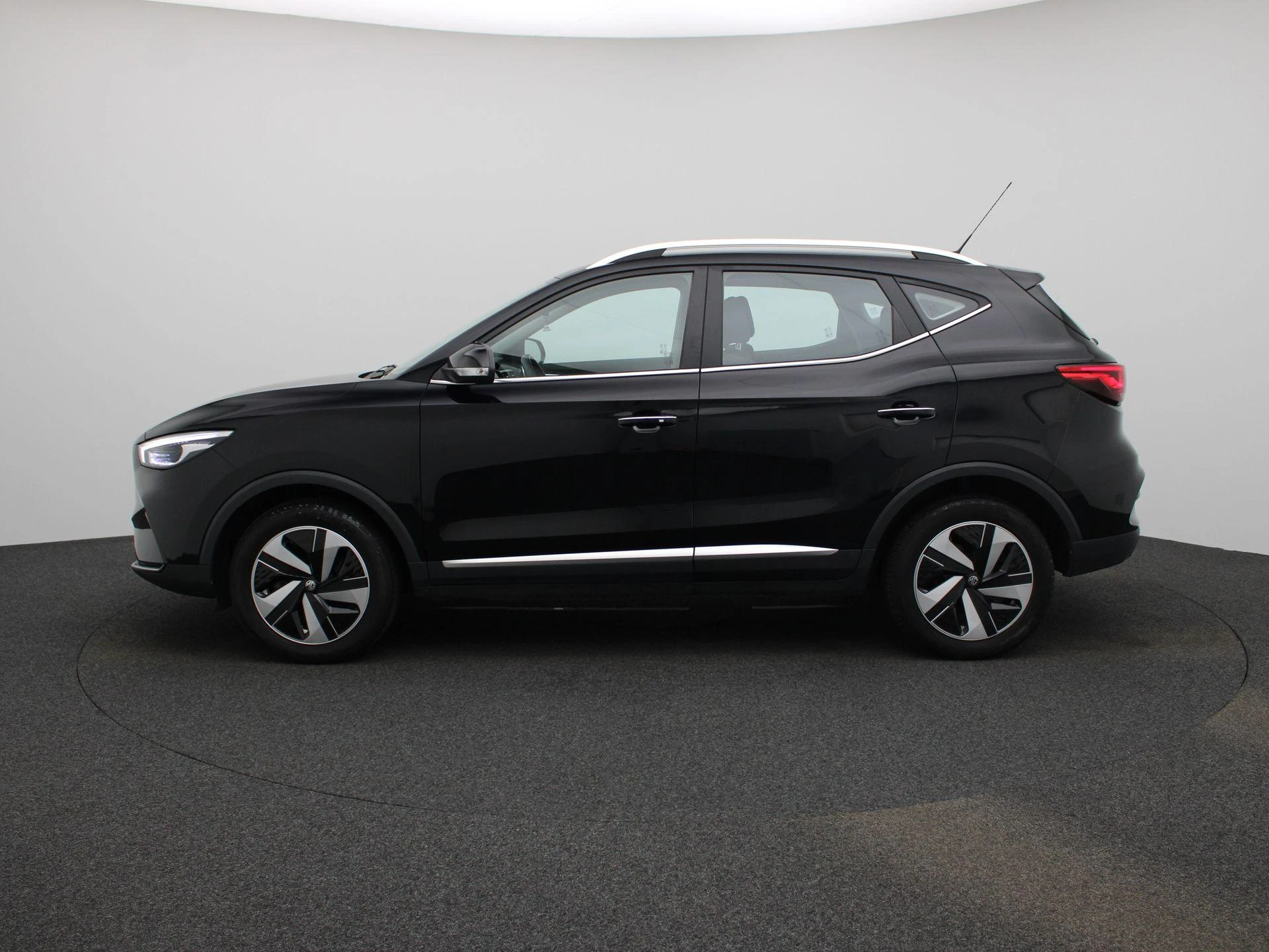 MG-ZS EV-image-3