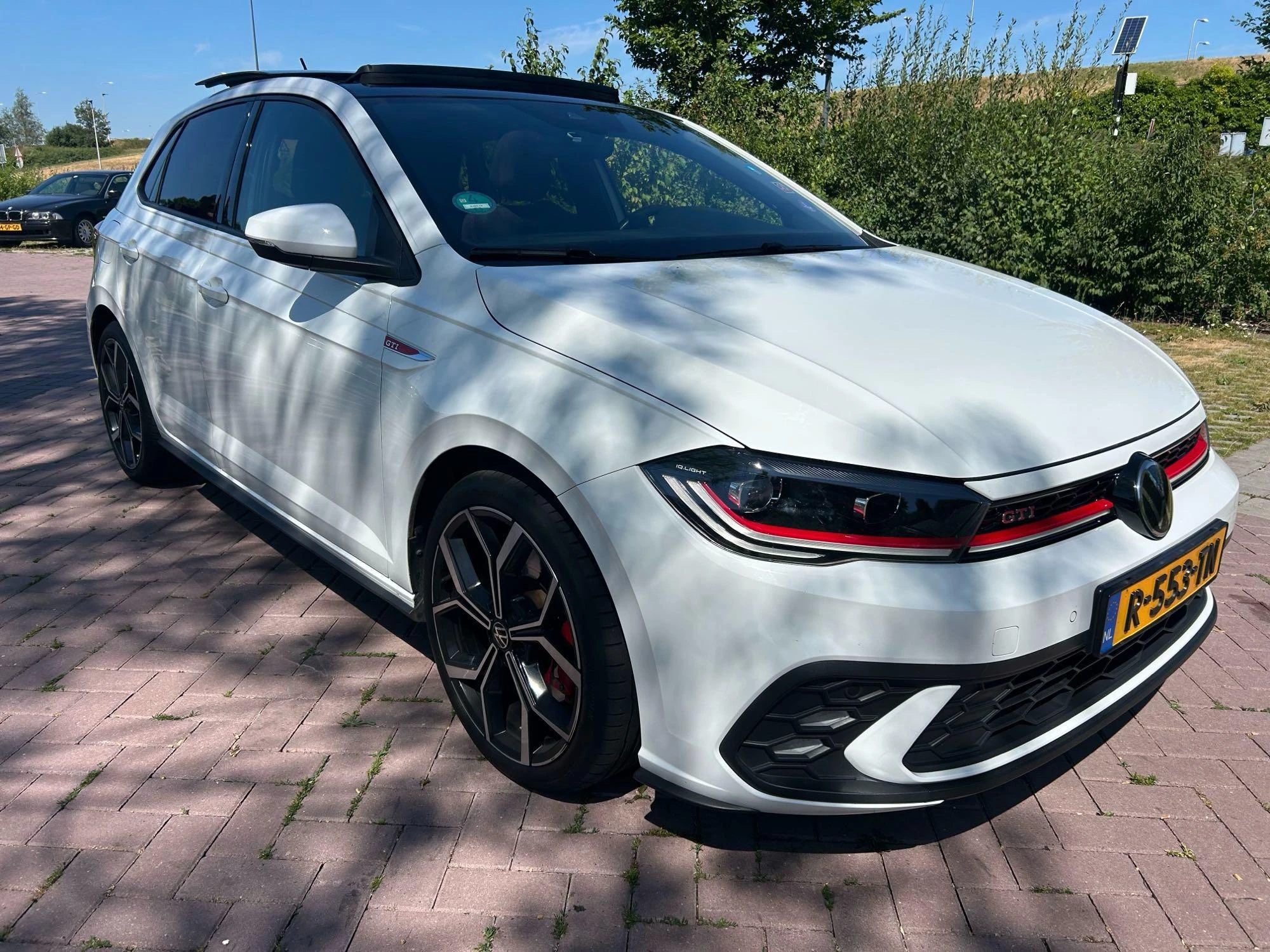 Volkswagen-Polo-image-5