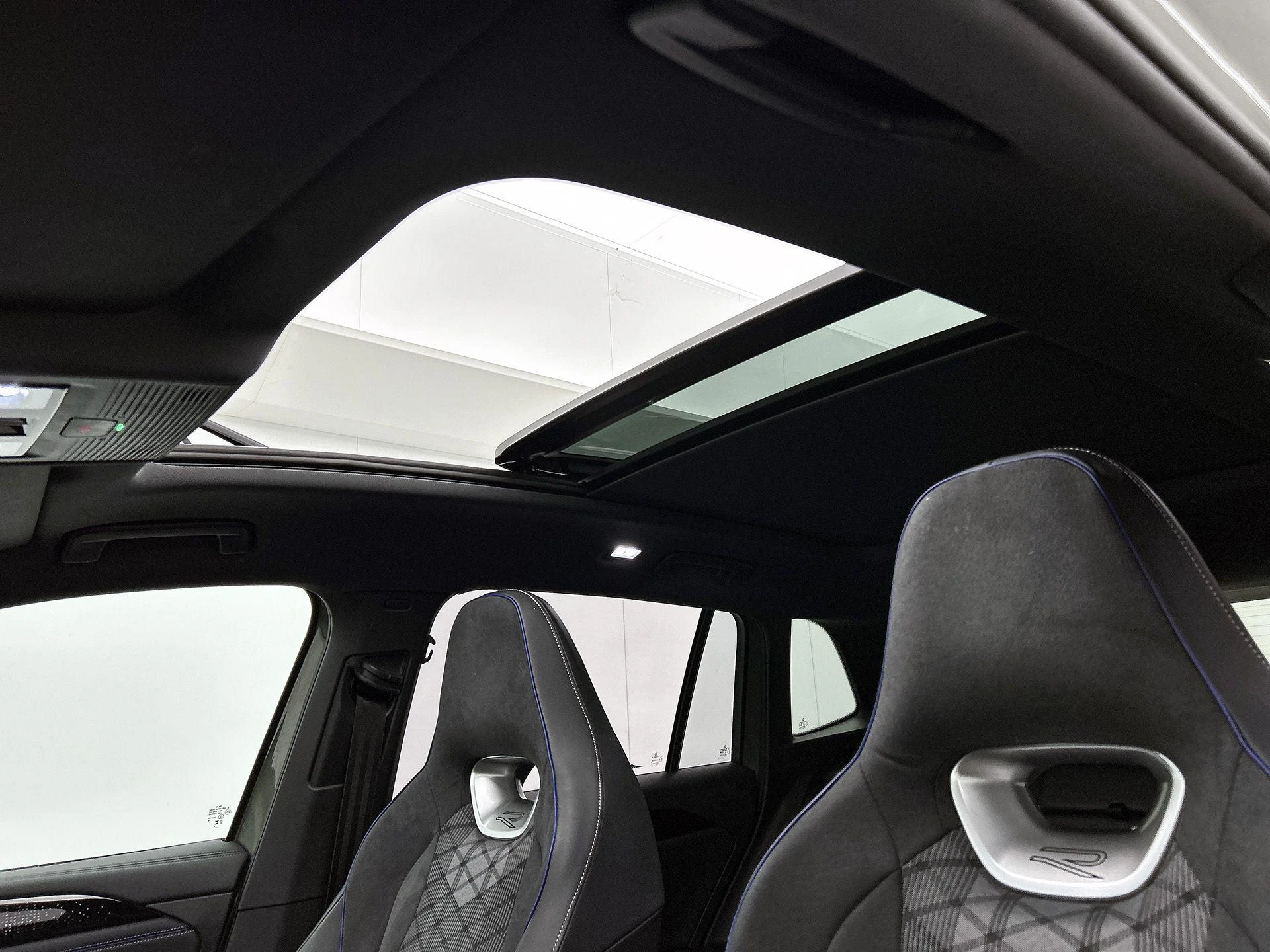 Volkswagen Tiguan 1.5 eHybrid R-Line Business | 204 PK |