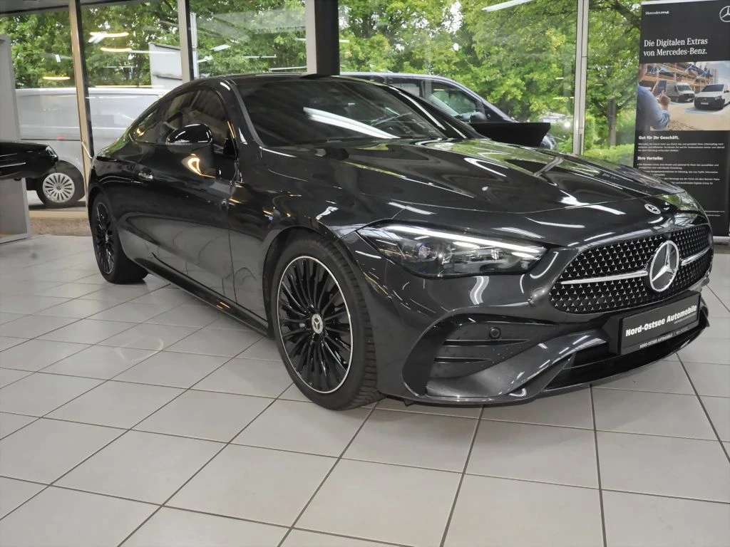 Mercedes-Benz-CLE 200-image-4