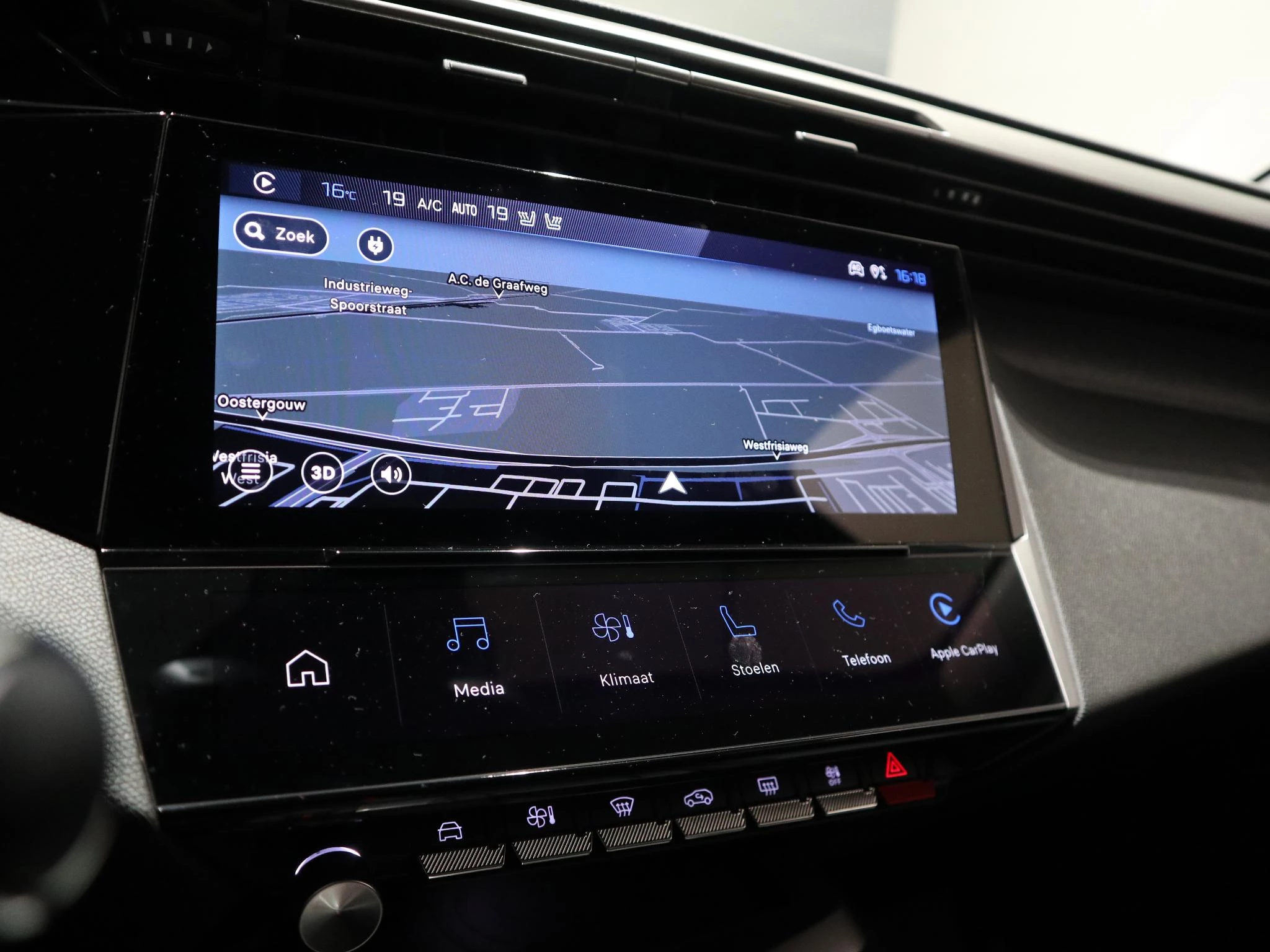 Peugeot-408-image-14