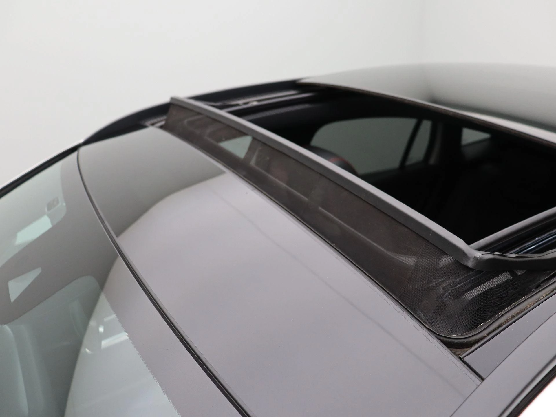 Mercedes-Benz EQA 250 AMG Line + PANORAMISCH DAK + CARPLAY + SURROUND VIEW CAMERA