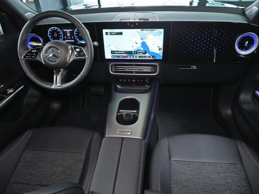 Mercedes-Benz-GLB 250+-image-10