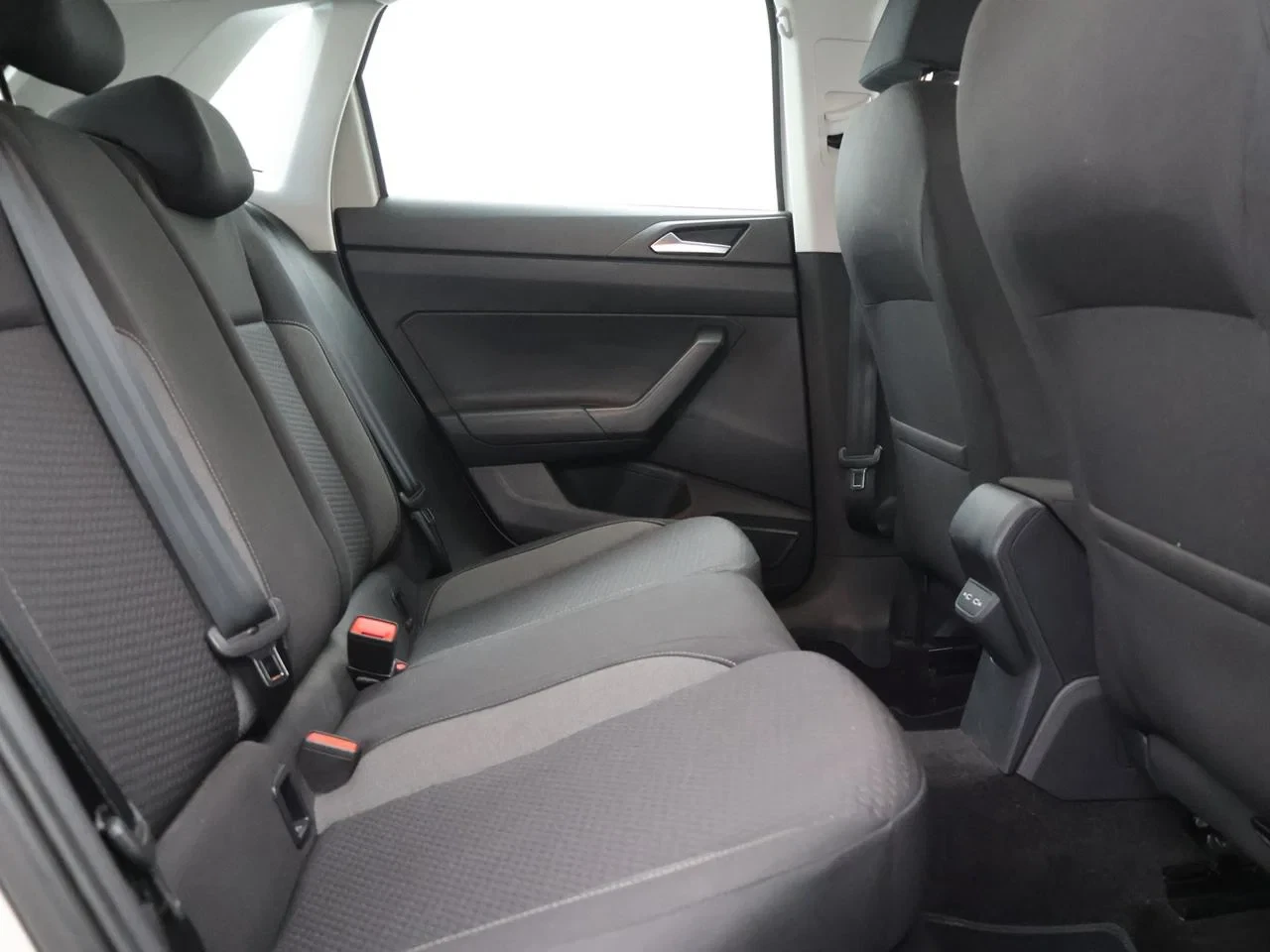 Volkswagen-Polo-image-6