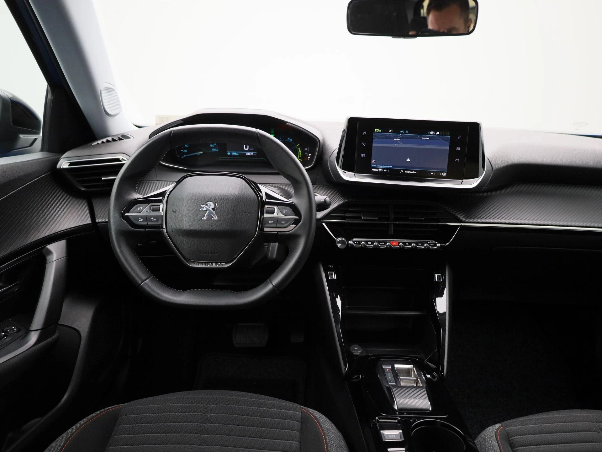 Peugeot-e-2008-image-6