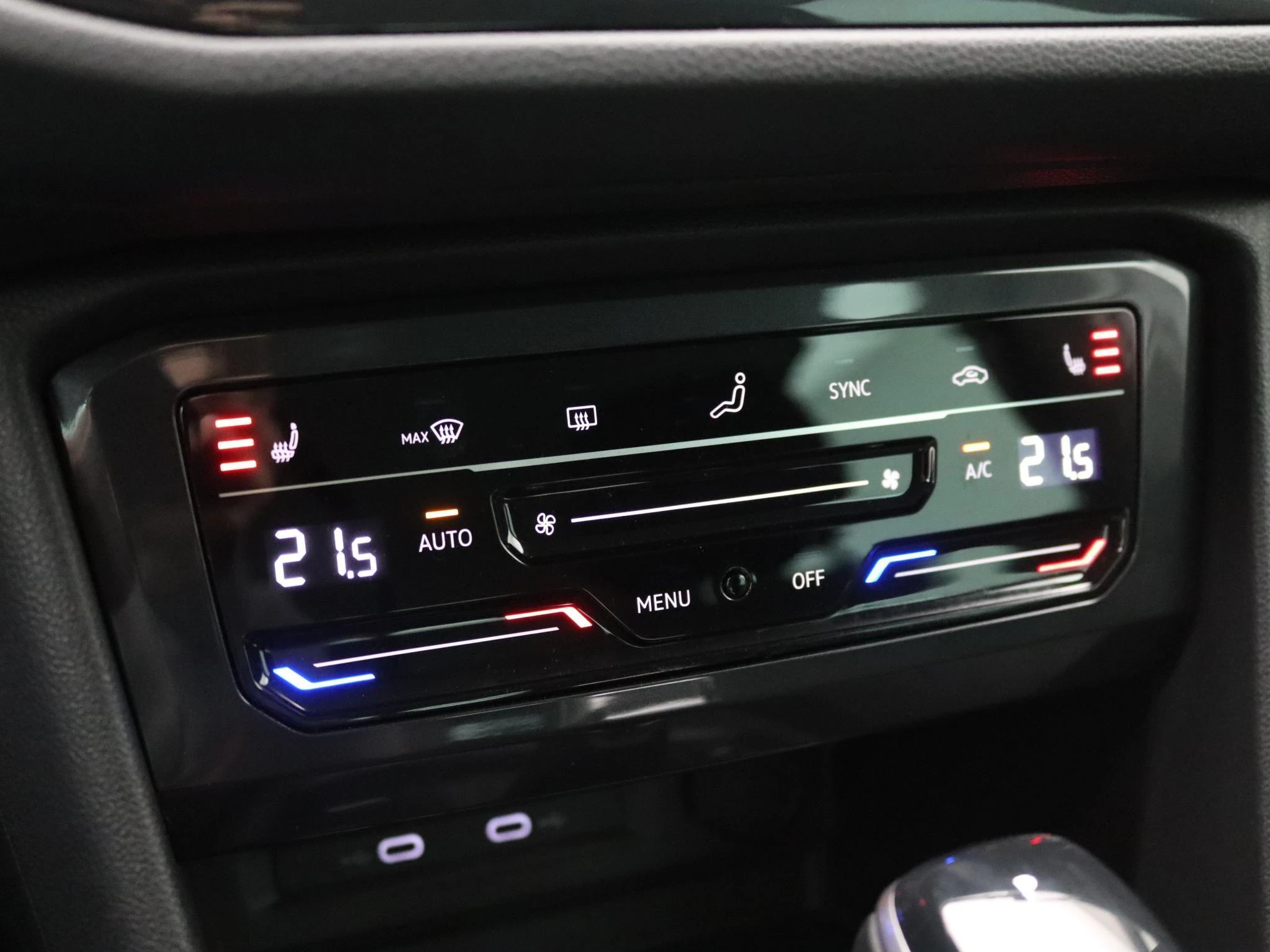 Volkswagen-Tiguan-image-21