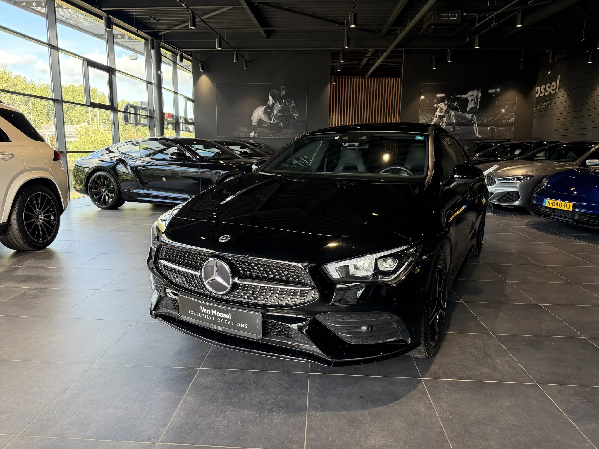 Mercedes-Benz-CLA-image-1