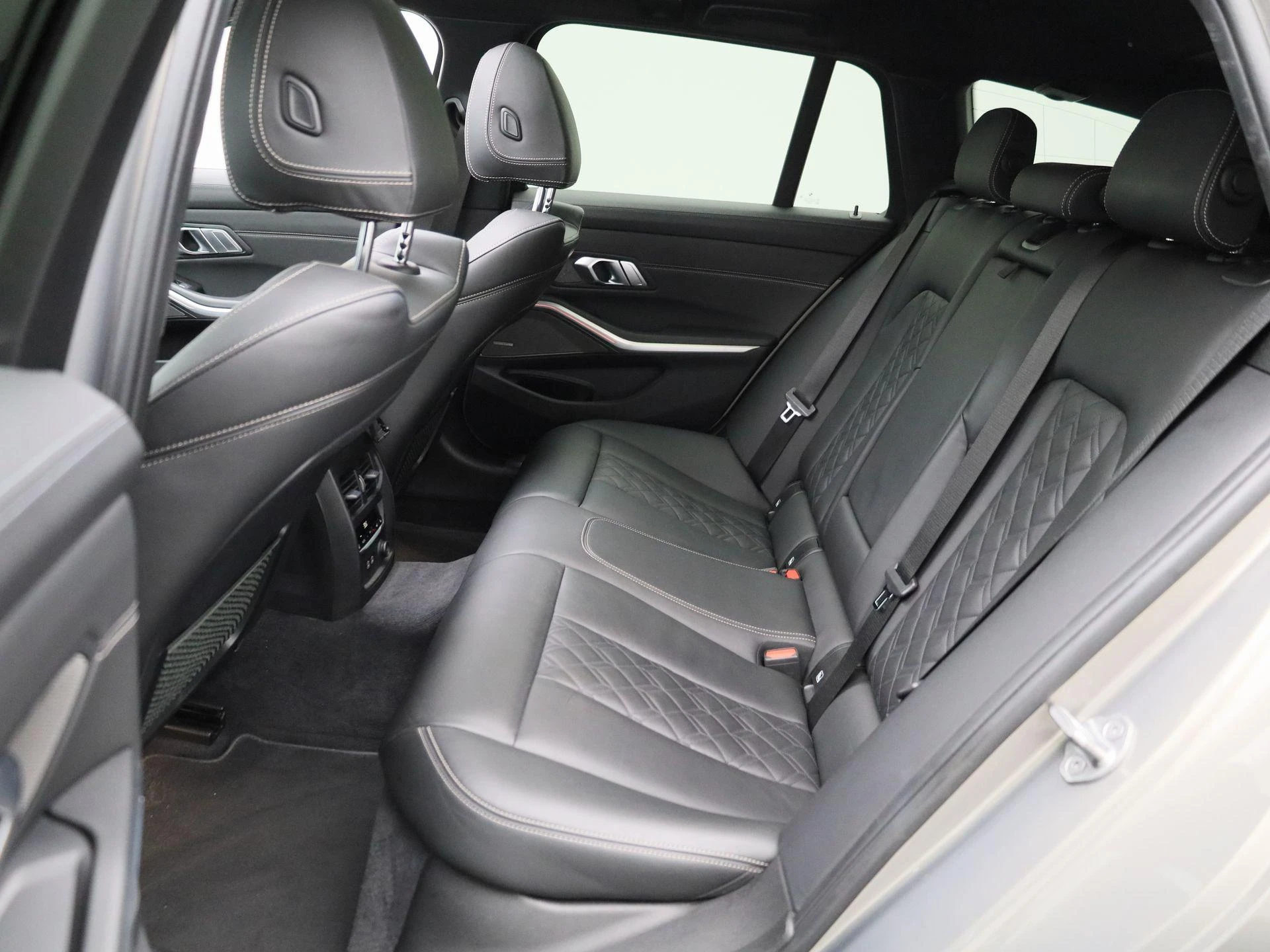 BMW-3 Serie-image-12