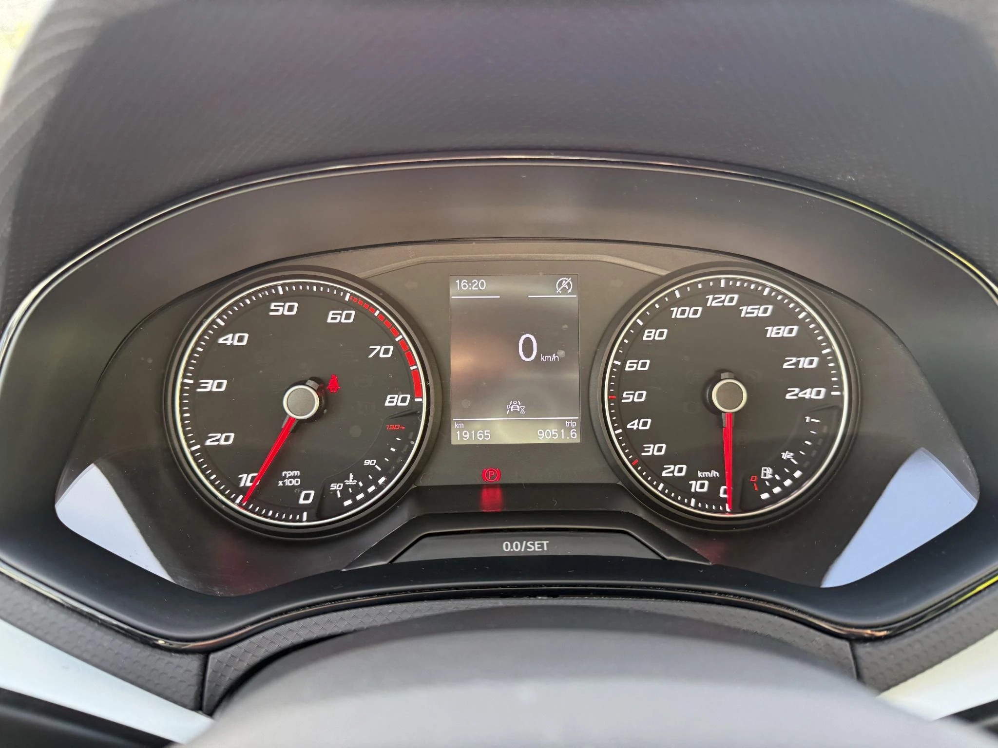 SEAT-Arona-image-10
