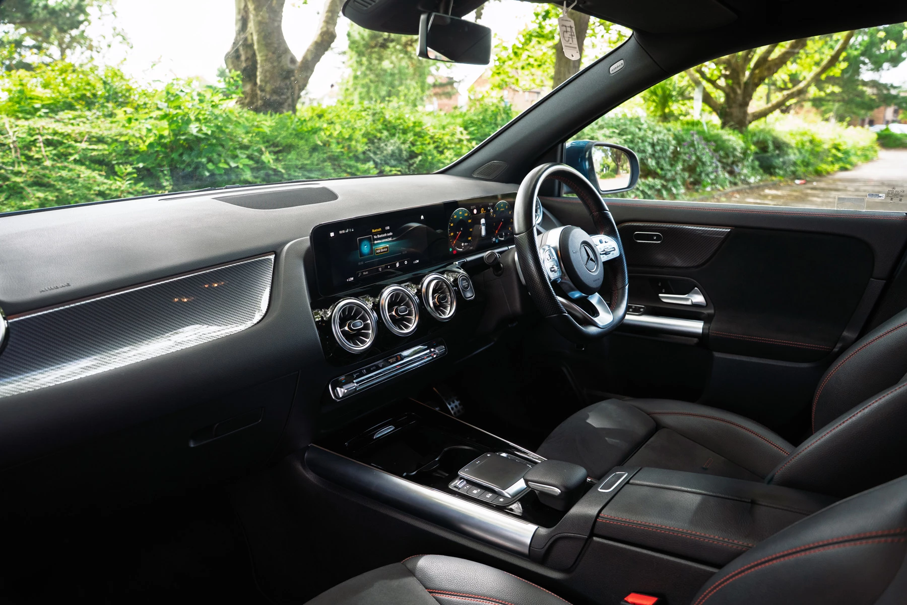 Mercedes-Benz-GLA-image-1