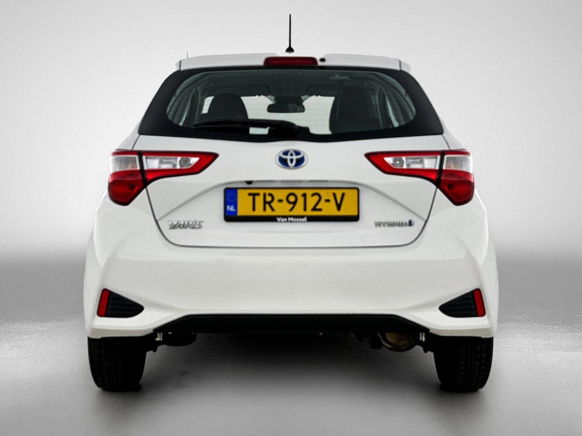 Toyota-Yaris-image-2