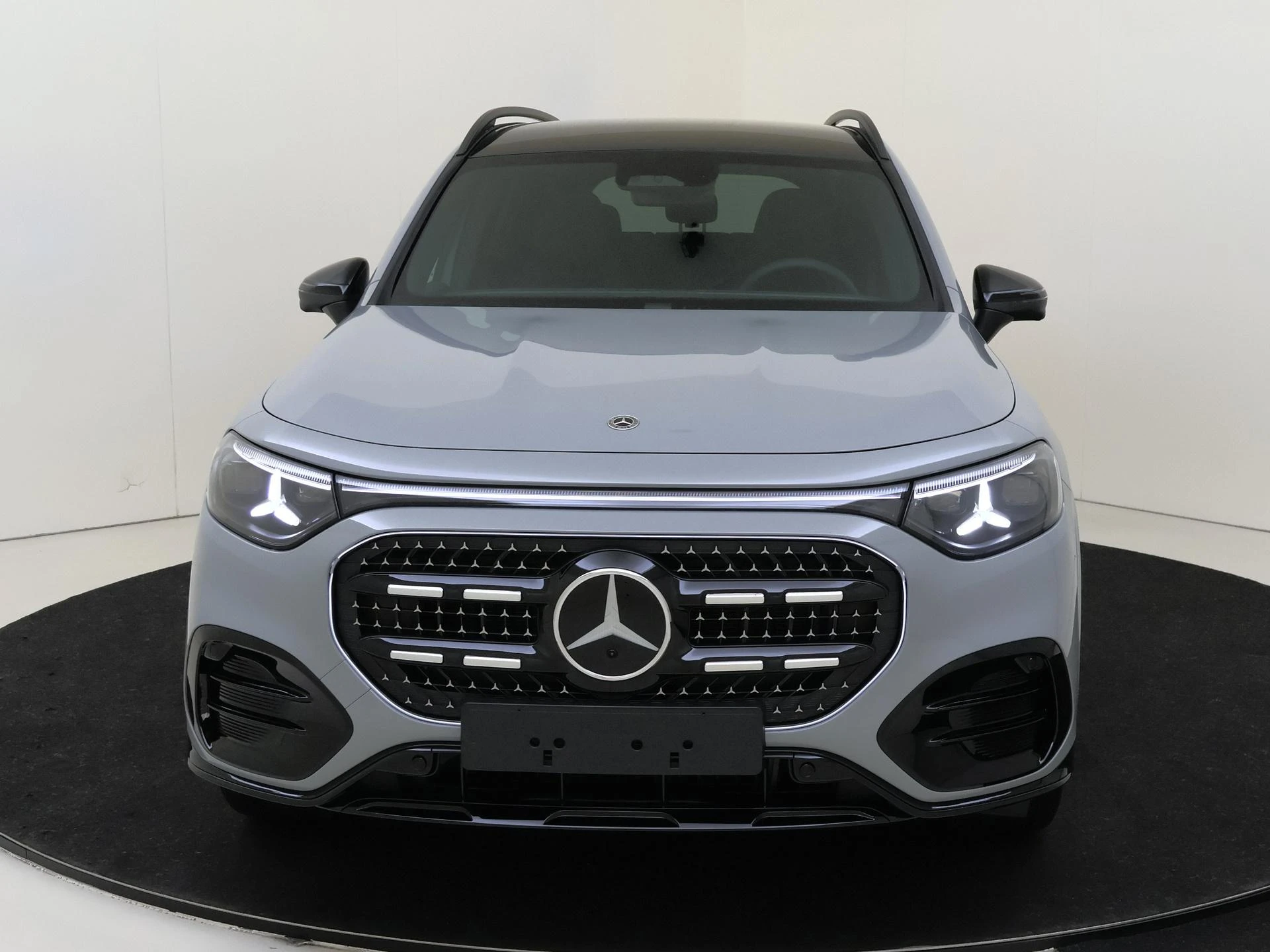 Mercedes-Benz-GLB-image-5