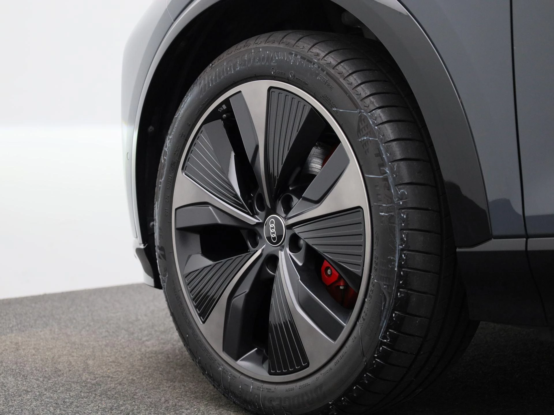 Audi-Q6 e-tron-image-49