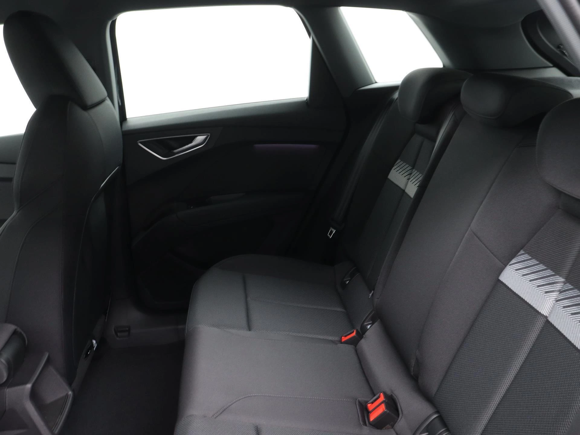 Audi-Q4 e-tron-image-10