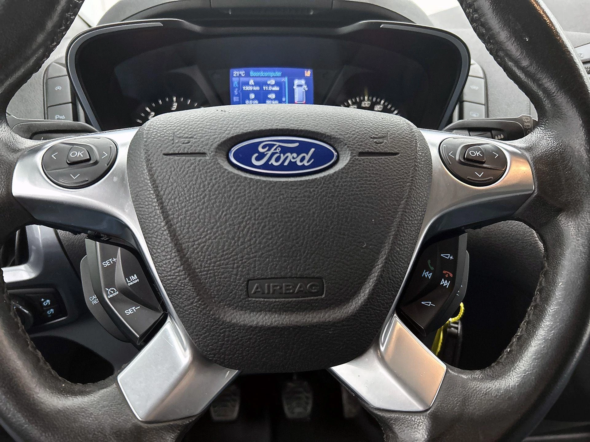 Ford-Transit Custom-image-30