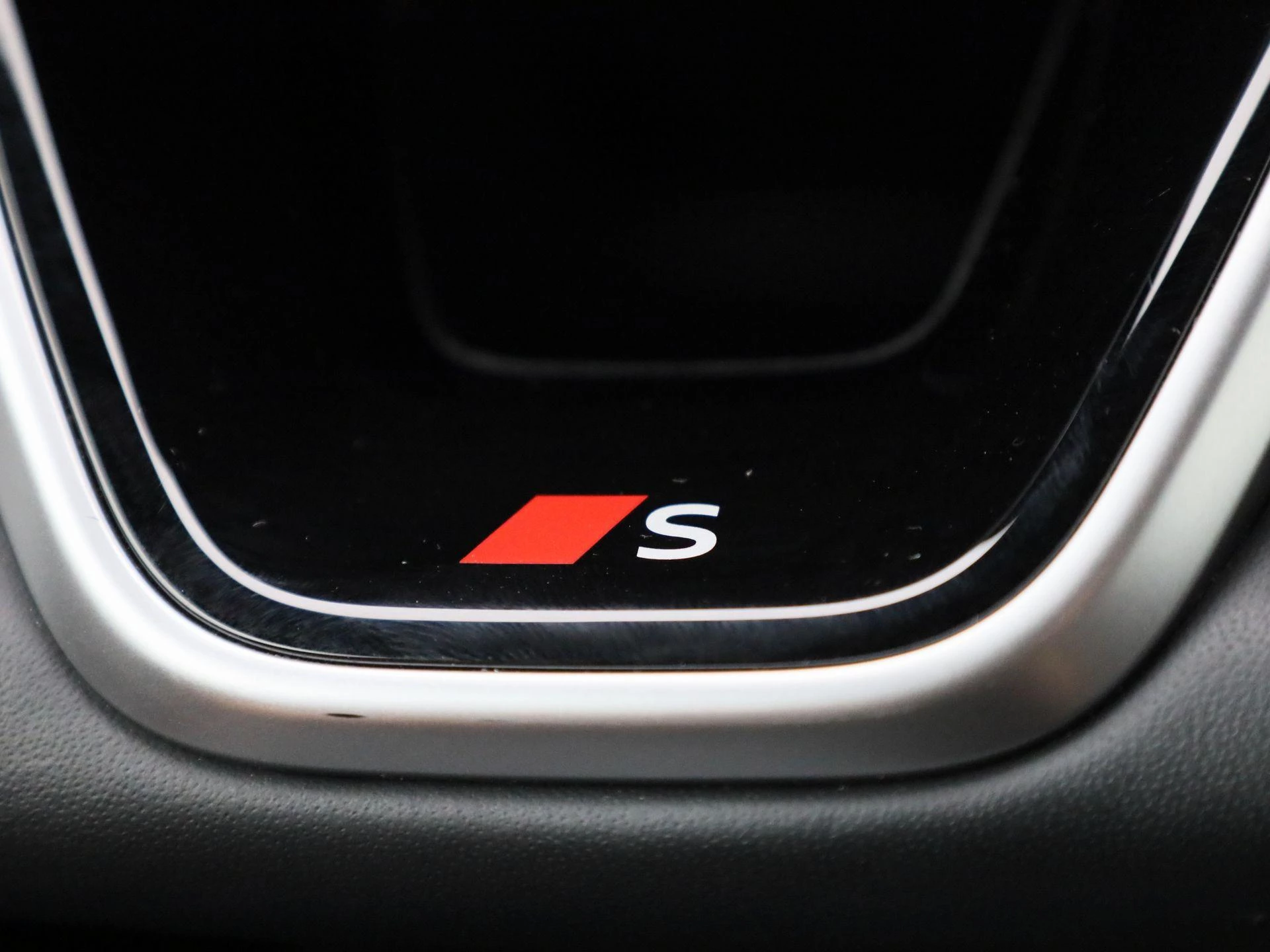 Audi SQ6 e-tron quattro 100 kWh