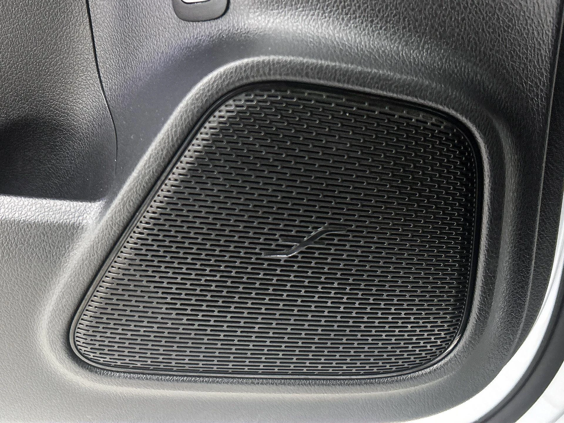 Mercedes-Benz-B-Klasse-image-18