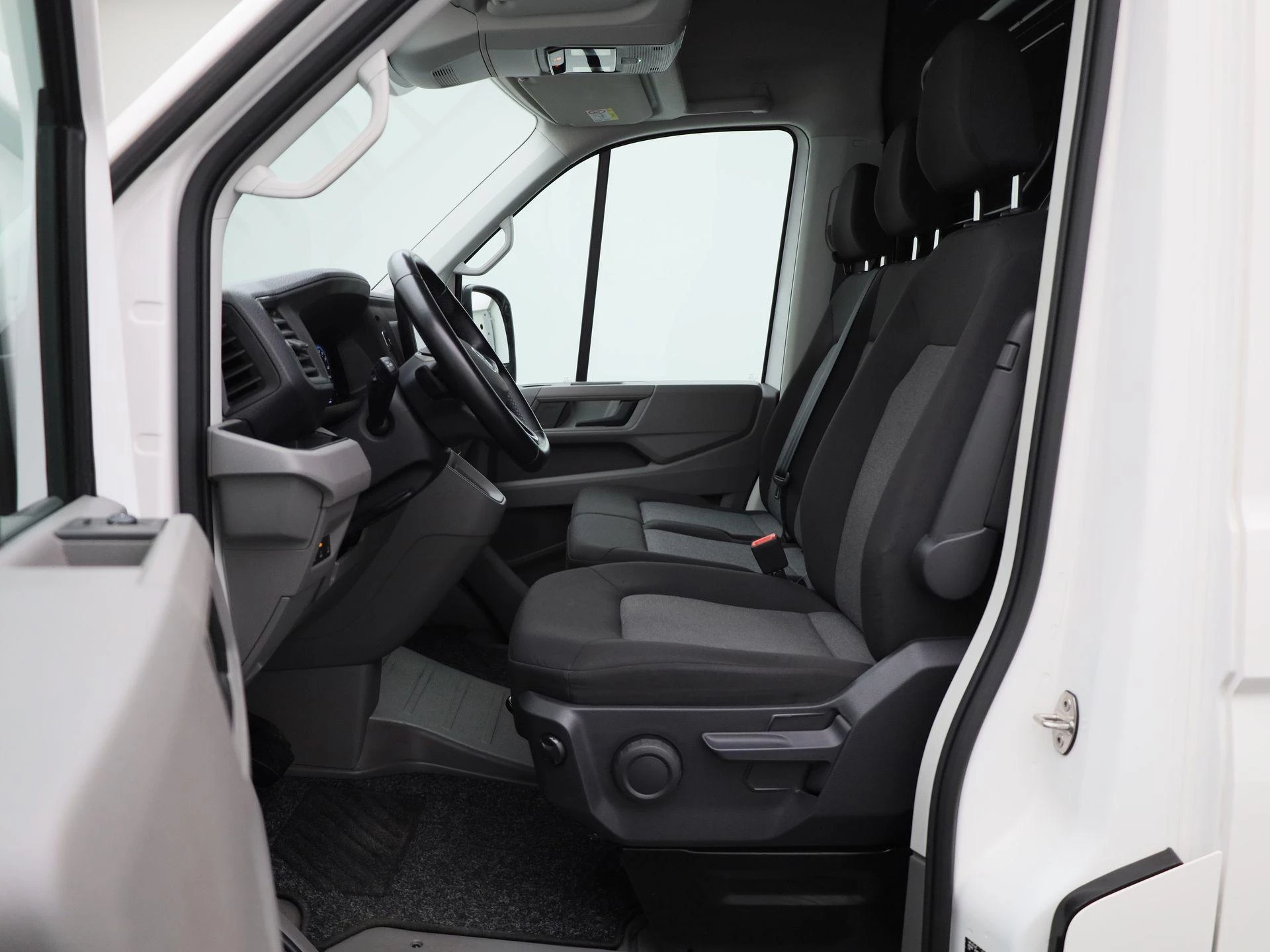 Volkswagen Crafter 2.0 TDI L3H3 Highline 140PK