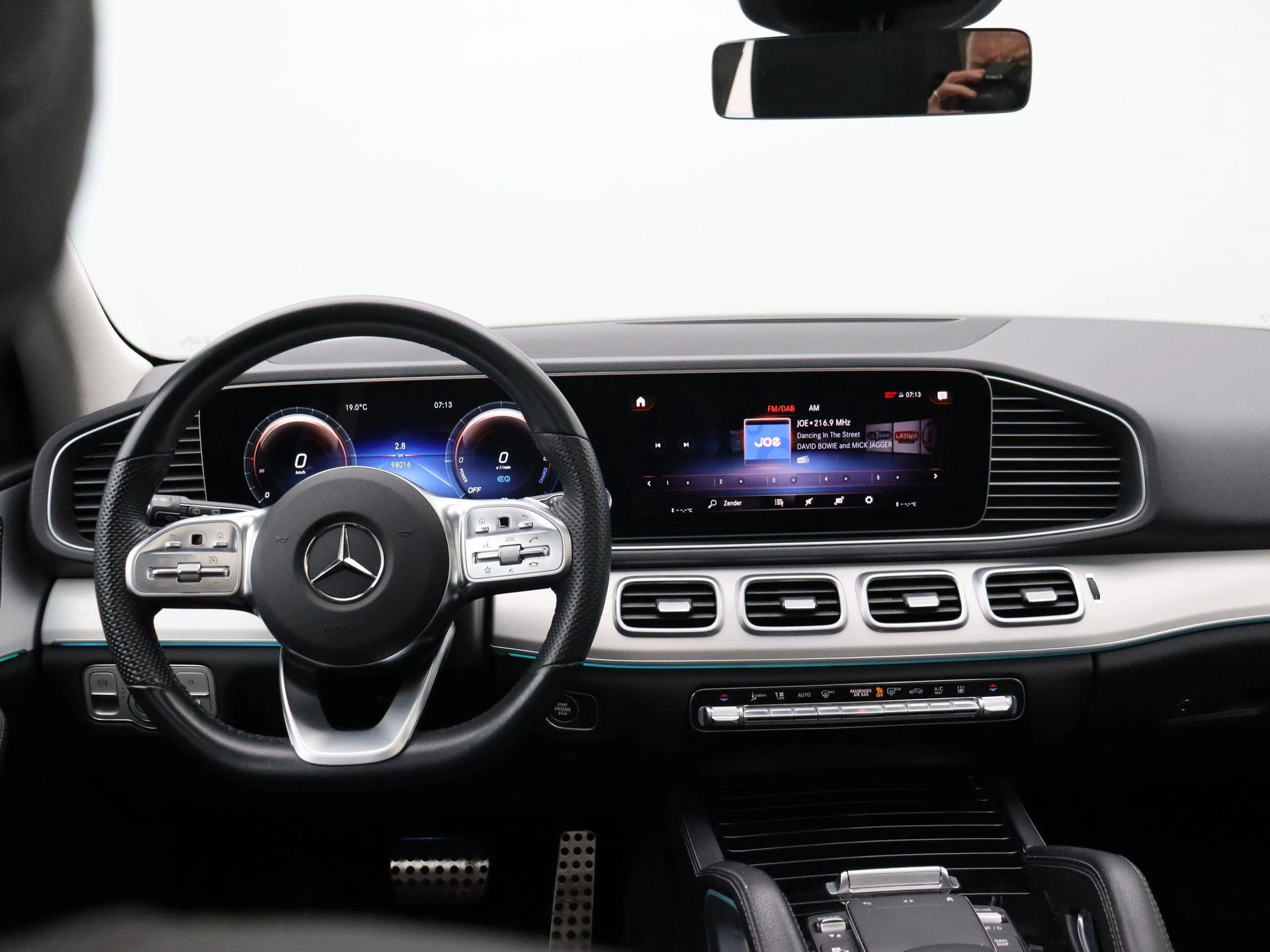 Mercedes-Benz GLE 350 e 4MATIC SUV AMG LINE + NAPPA + BURMESTER + PANORAMISCH DAK + TREKHAAK +