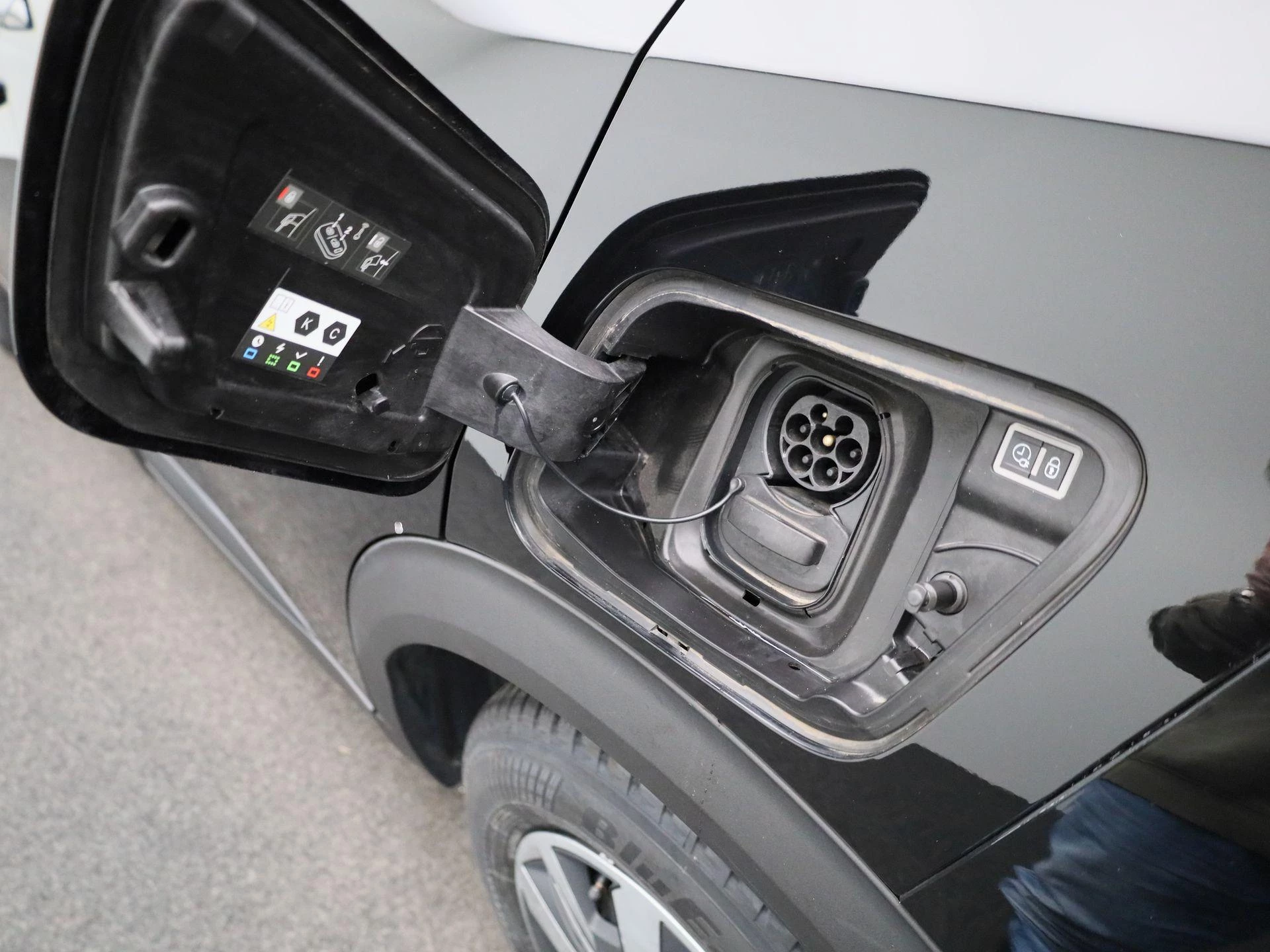 Peugeot-e-2008-image-15