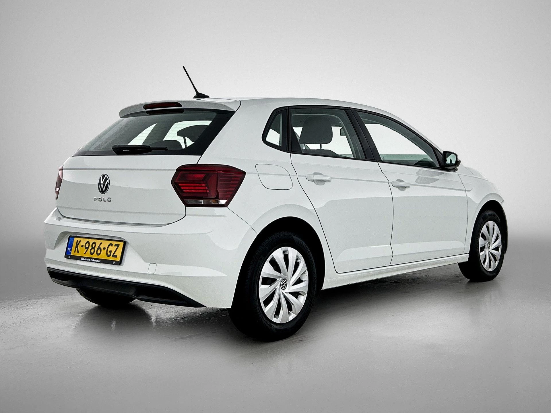 Volkswagen-Polo-image-3