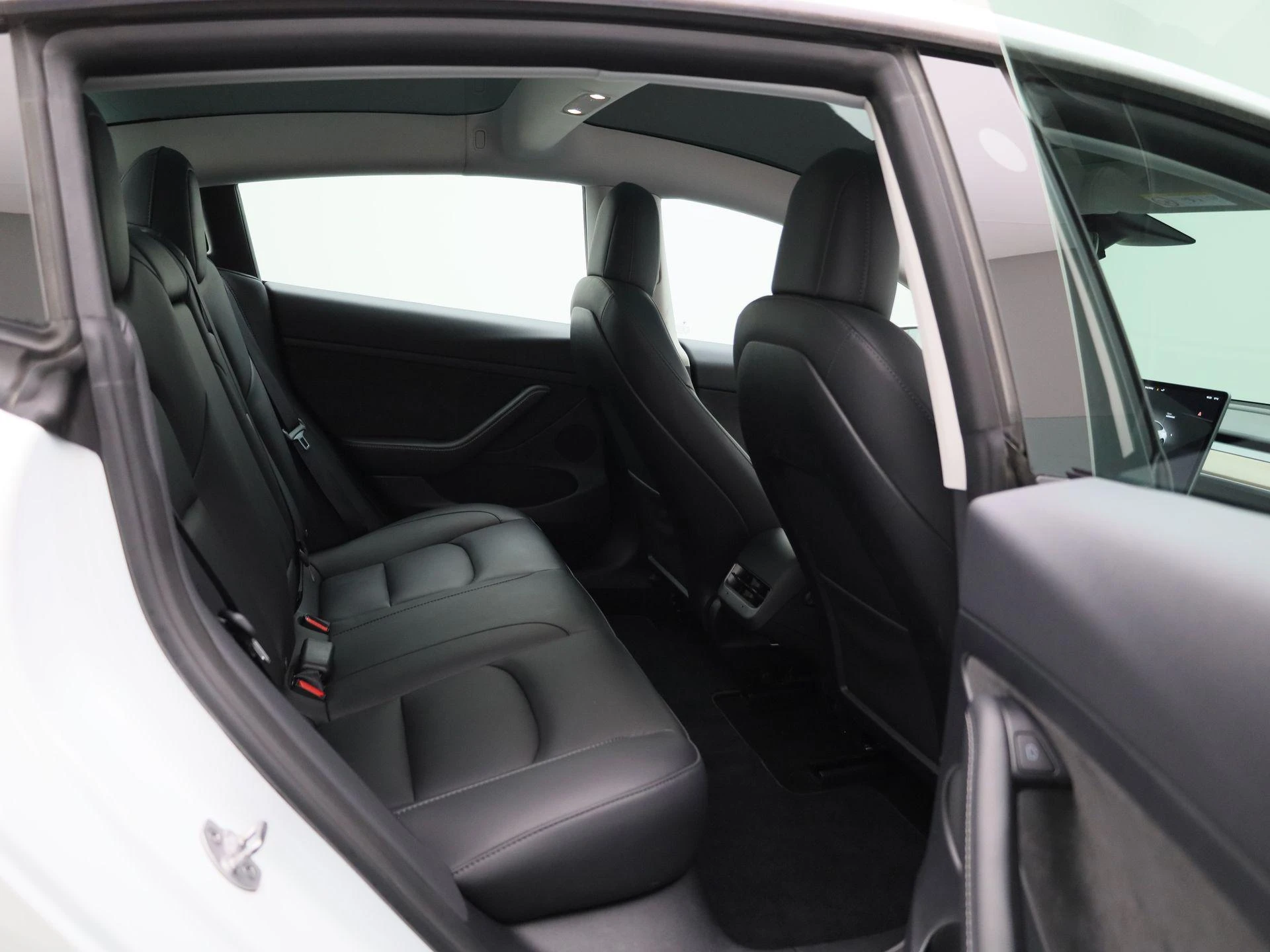 Tesla-Model 3-image-38