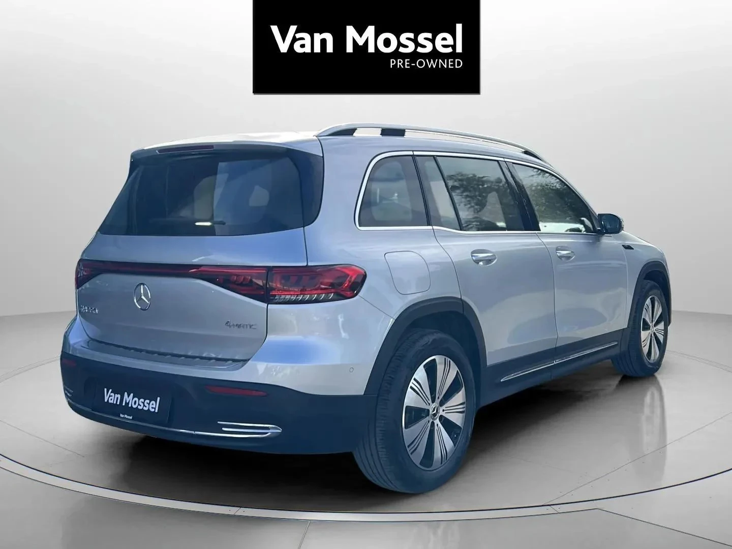 Mercedes-Benz-EQB-image-4