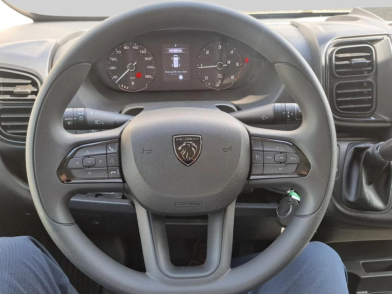 Peugeot-Boxer-image-9