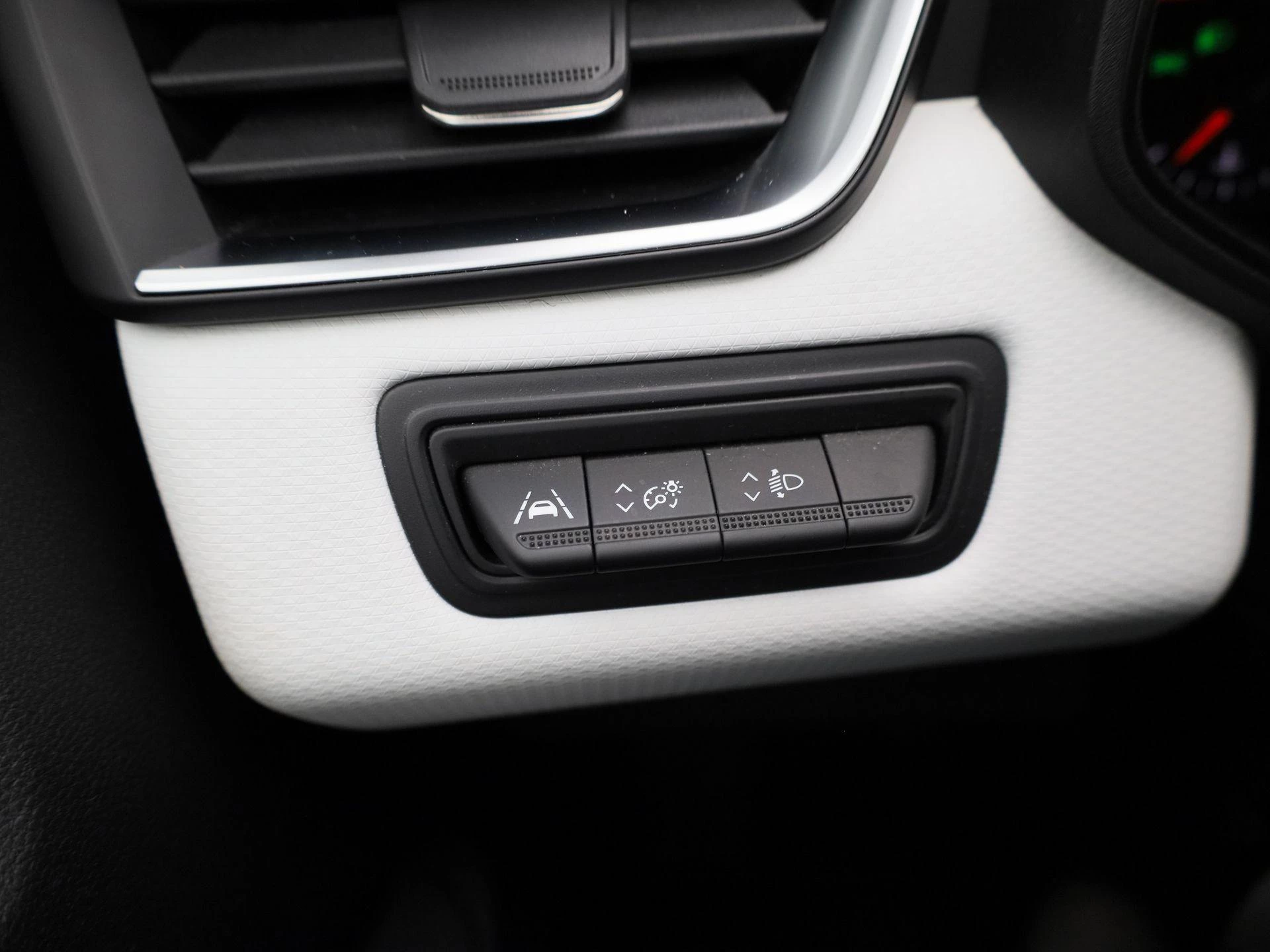 Renault-Clio-image-26