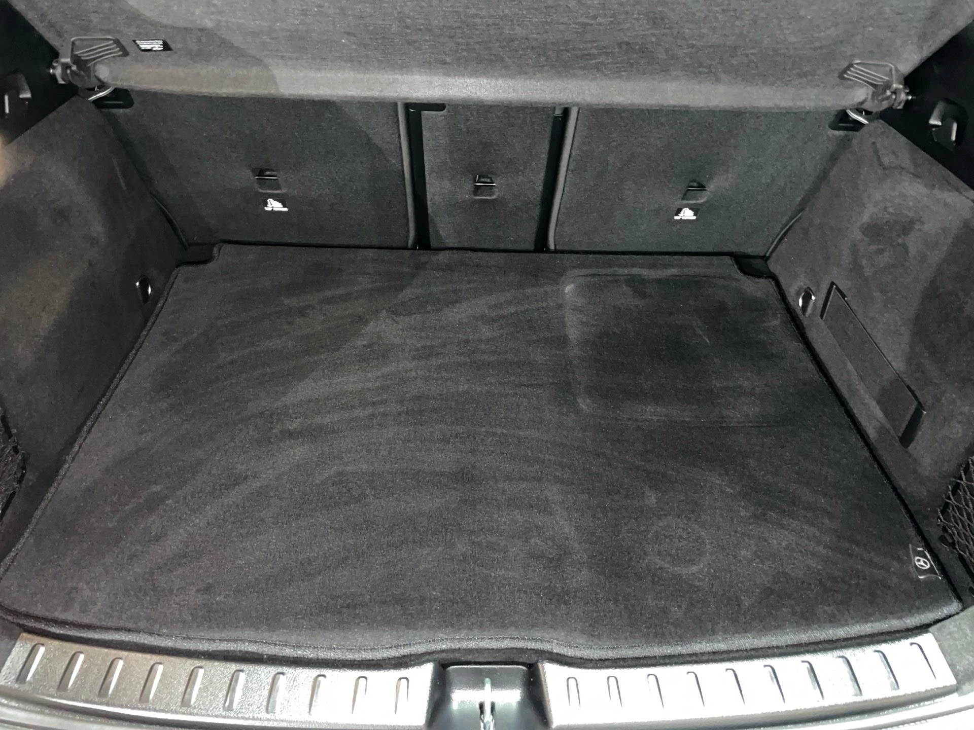 Mercedes-Benz-EQA-image-11