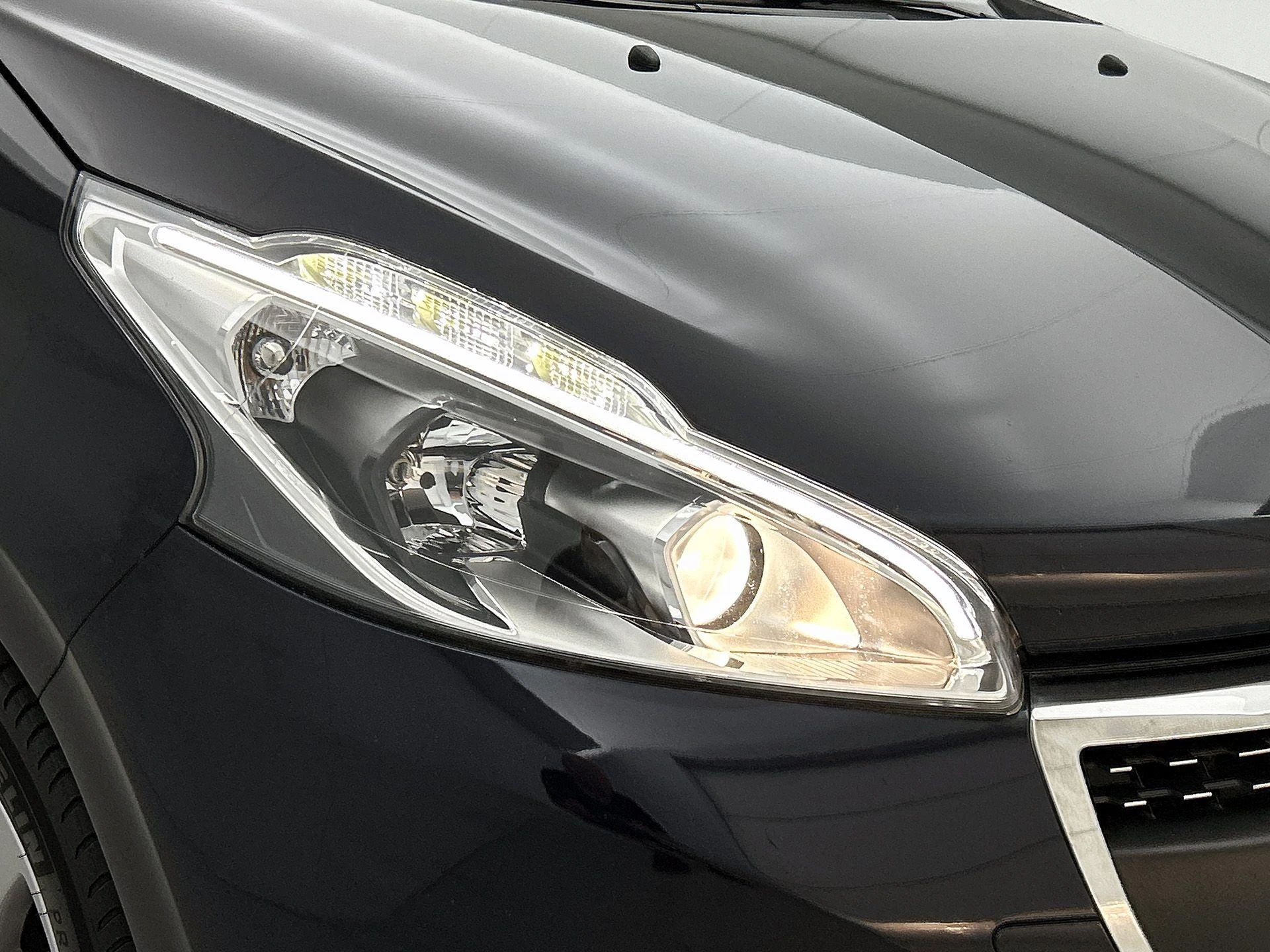 Peugeot 208 1.2 PureTech Blue Lease Executive