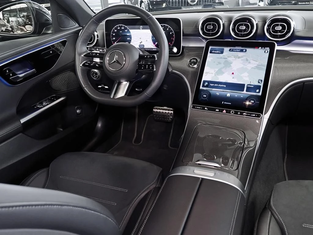 Mercedes-Benz-C-Klasse 300-image-9