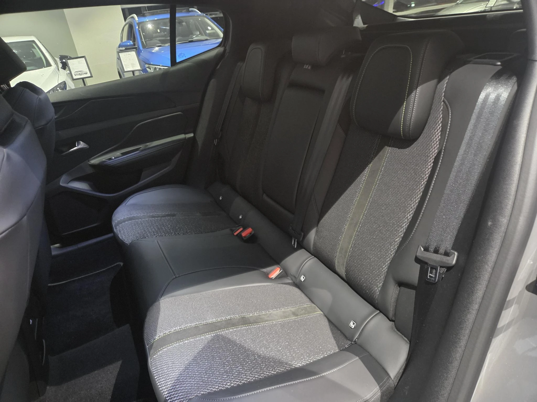 Peugeot-408-image-15