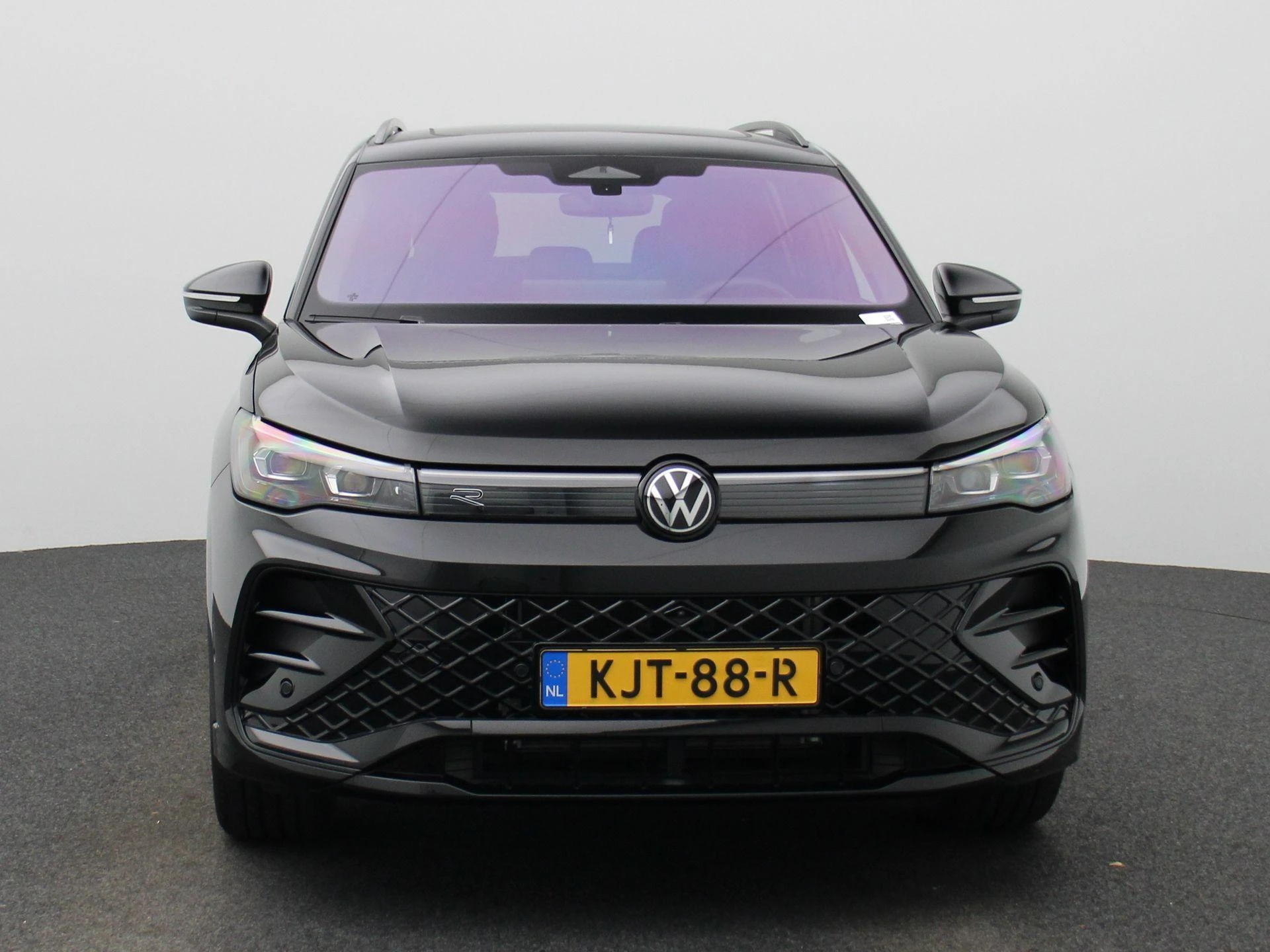 Volkswagen-Tiguan-image-2