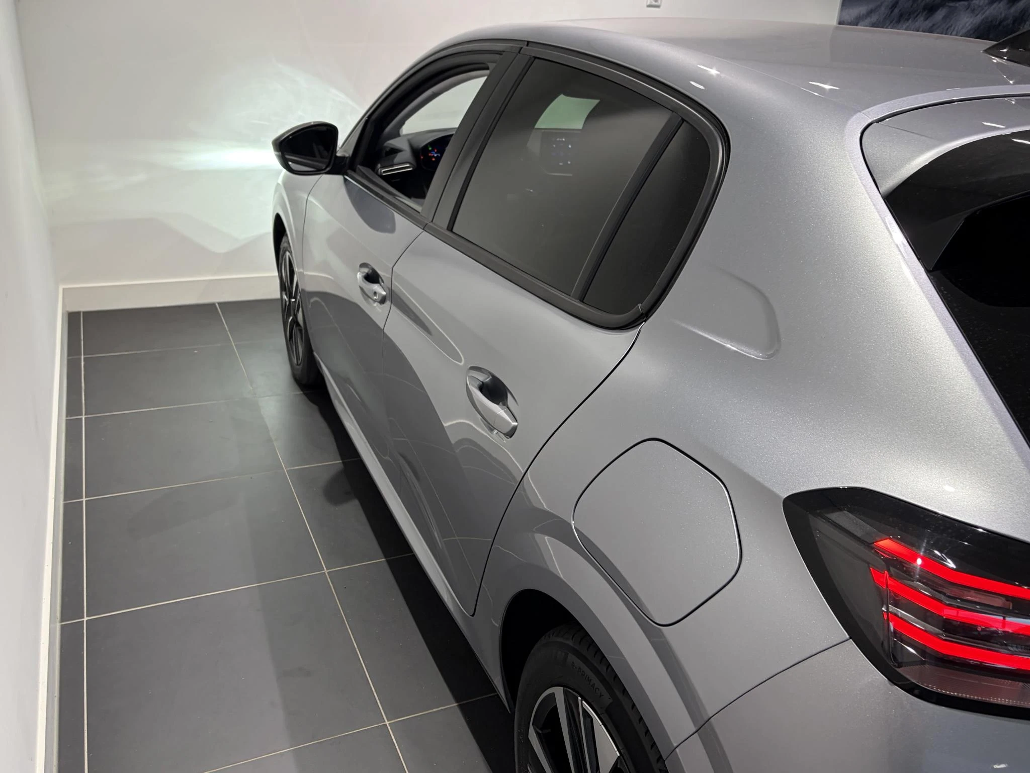 Peugeot-208-image-19