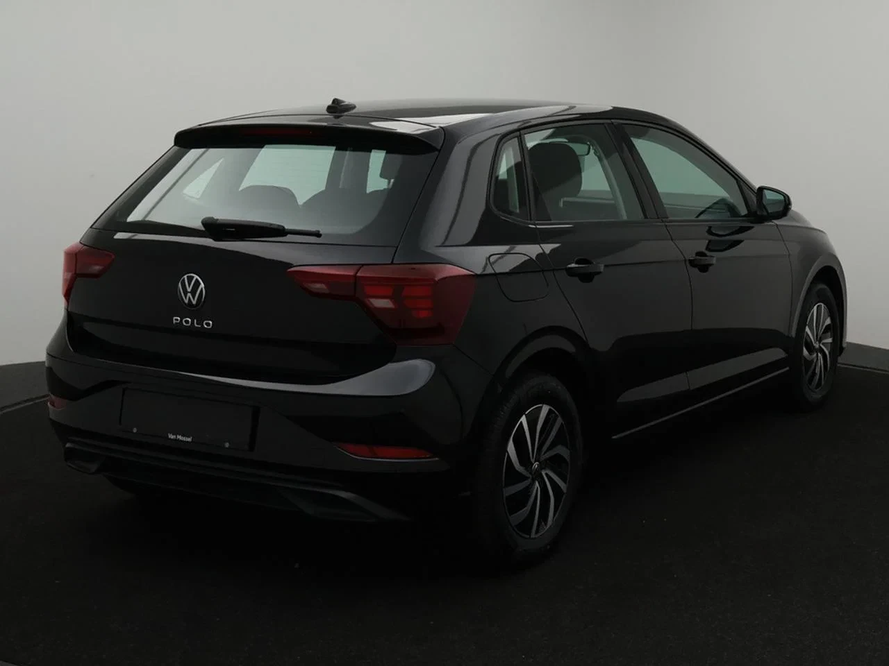 Volkswagen-Polo-image-7