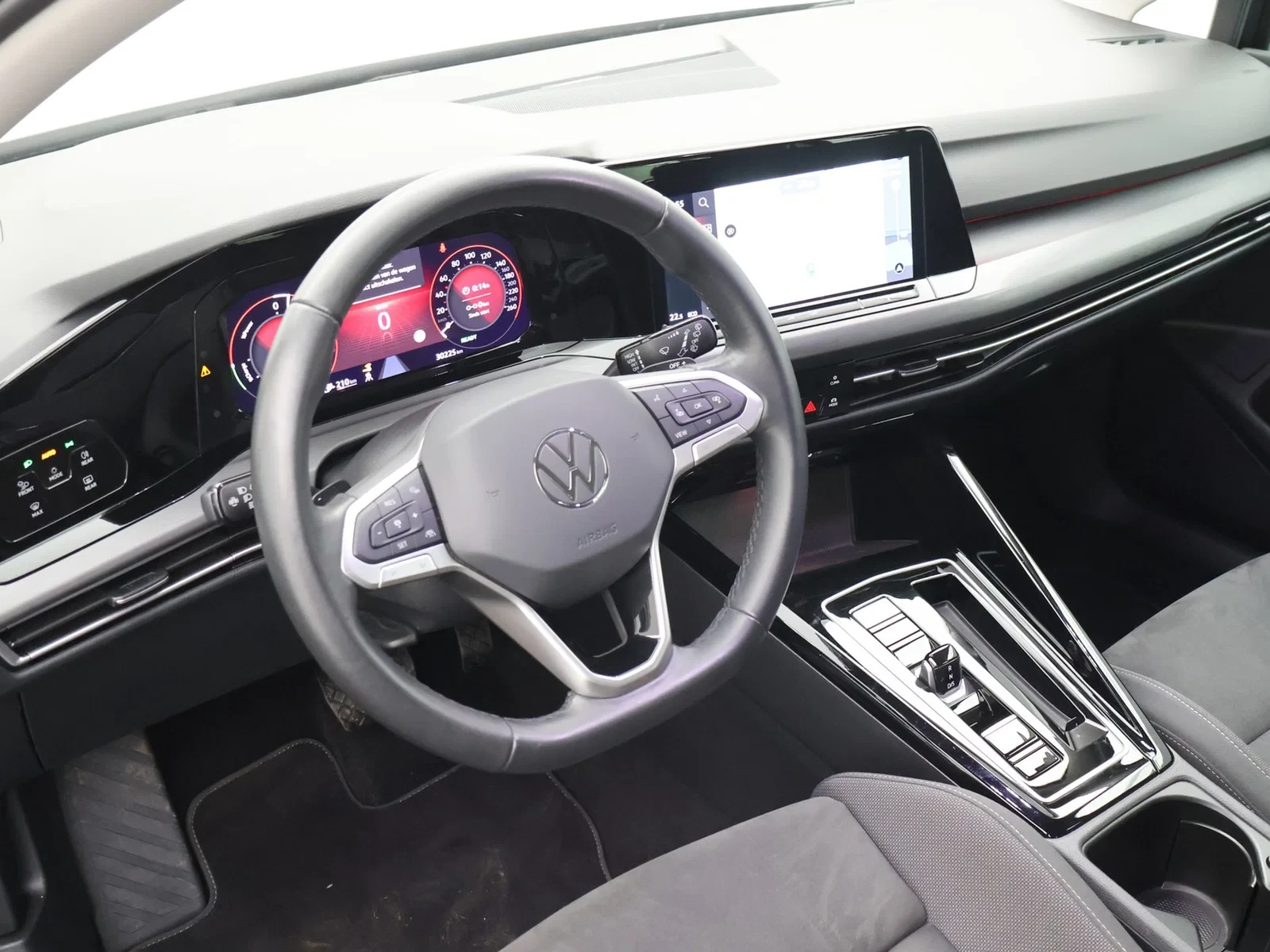 Volkswagen-Golf-image-16