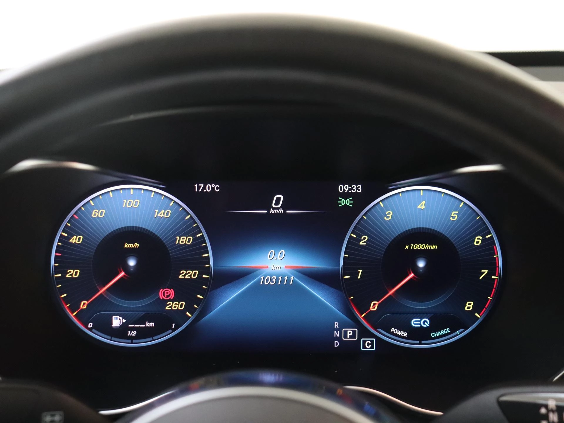 Mercedes-Benz-GLC-image-13