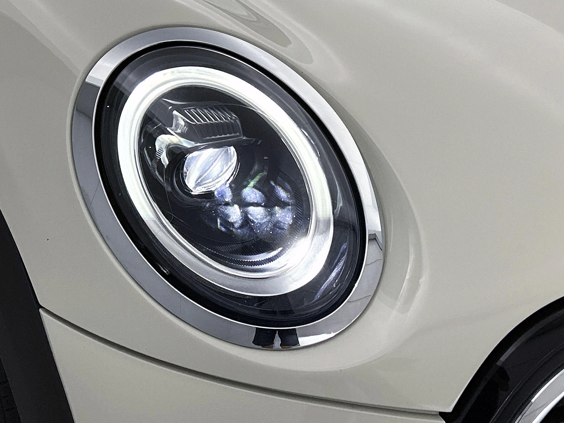 MINI-Cooper Cabrio-image-24