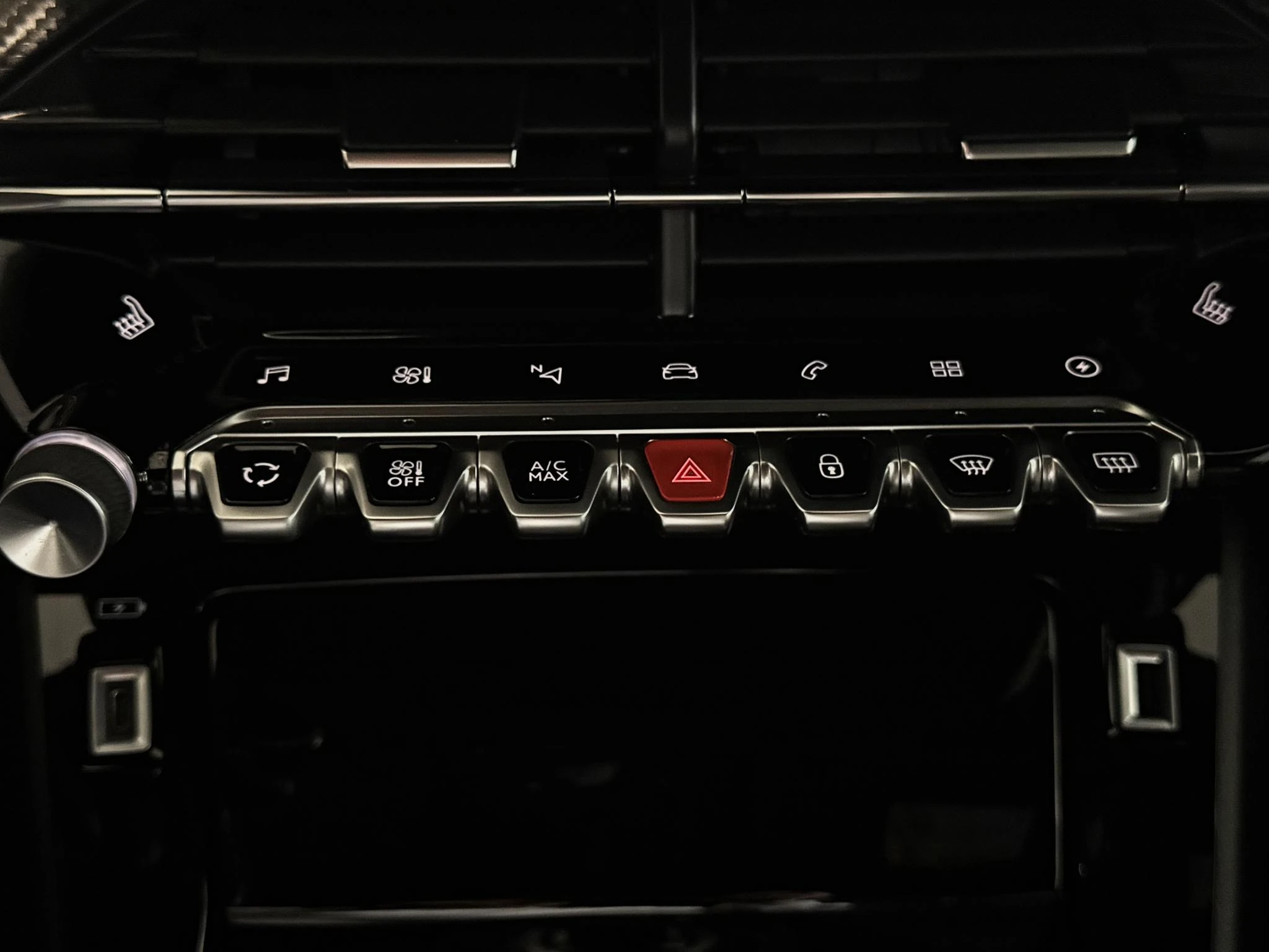 Peugeot-e-2008-image-40