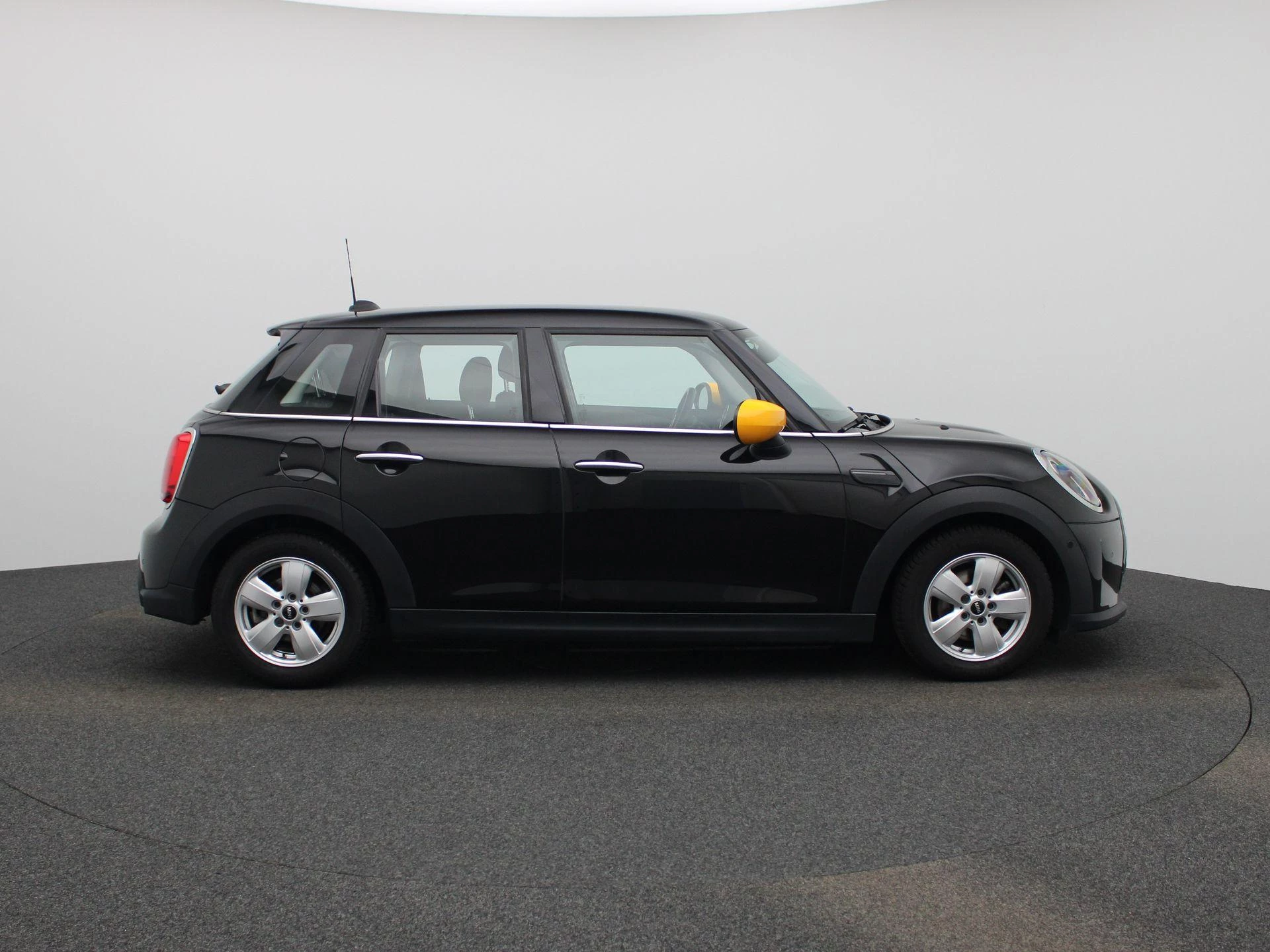 MINI-One-image-5