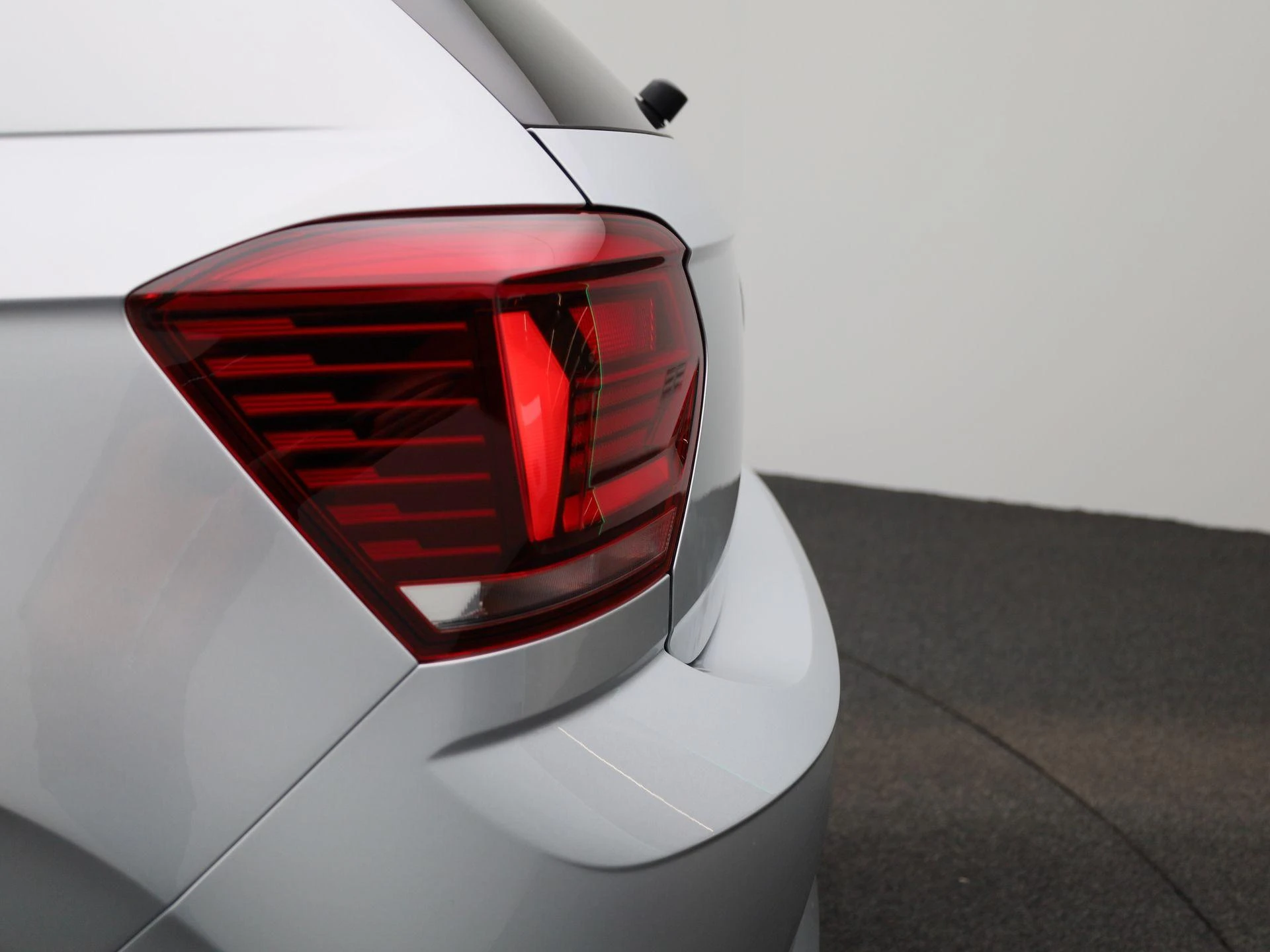 Volkswagen-Polo-image-37
