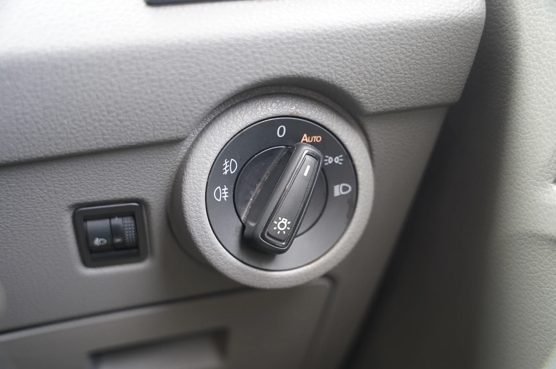Volkswagen-Transporter-image-18