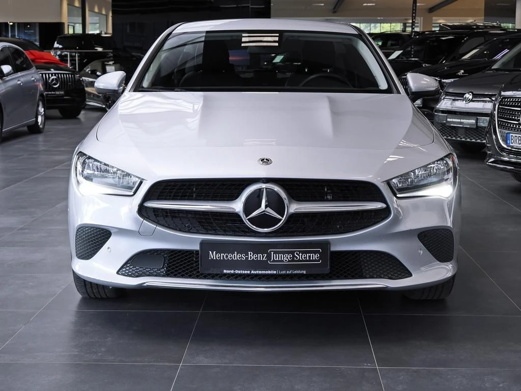 Mercedes-Benz-CLA 250 e-image-3