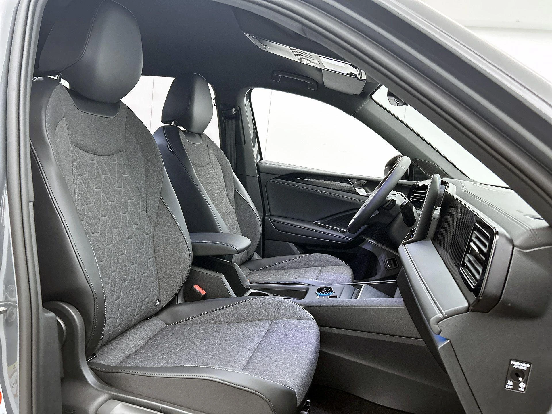 Volkswagen-Tiguan-image-37