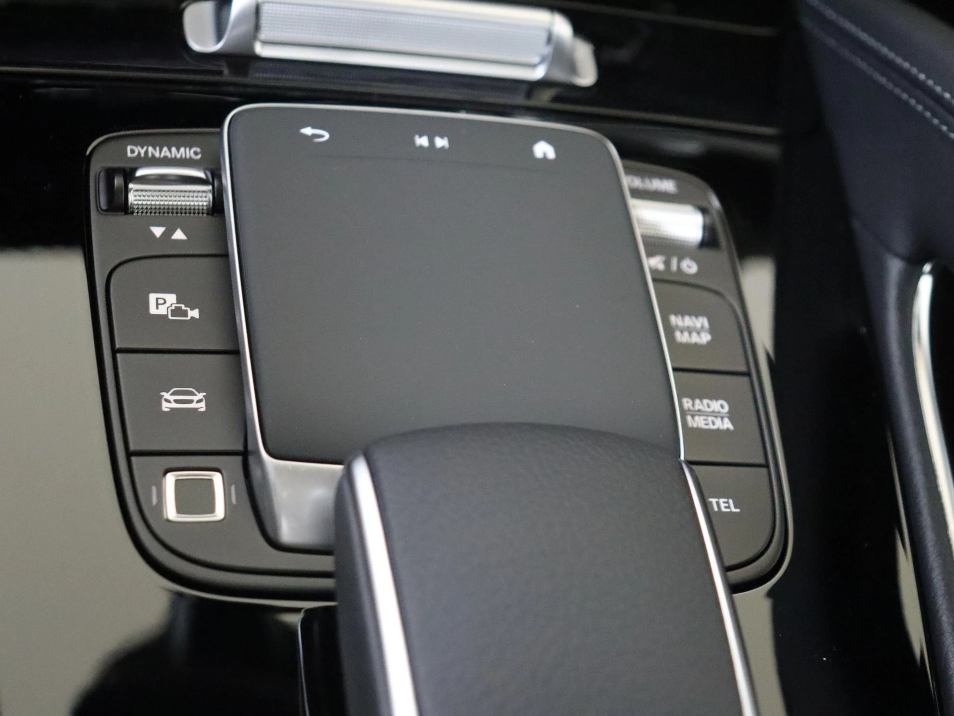 Mercedes-Benz-GLE-image-20