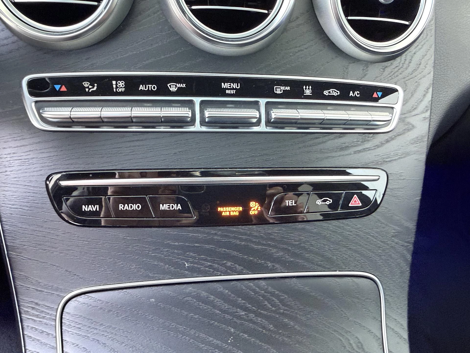 Mercedes-Benz-C-Klasse-image-19