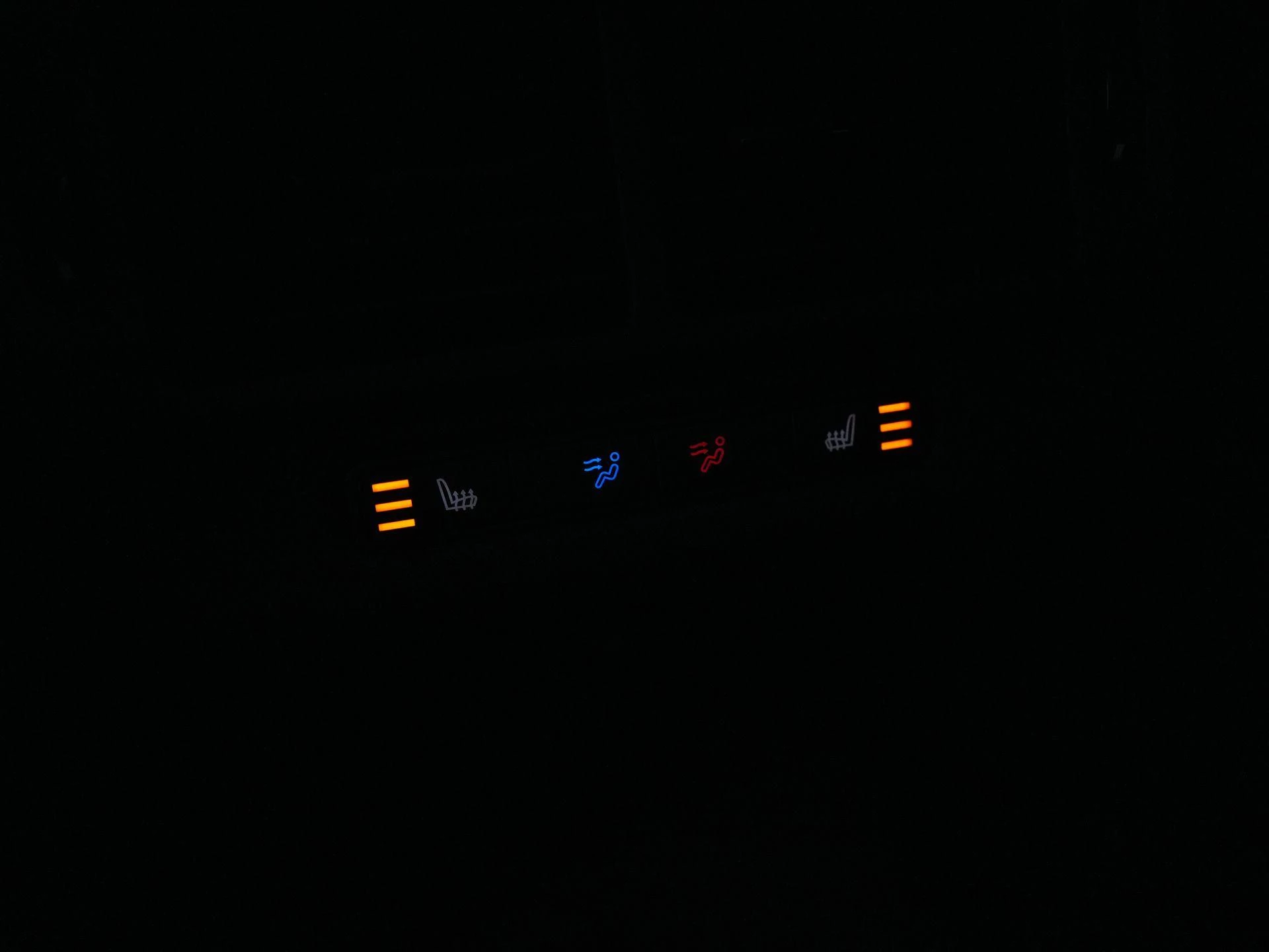 Land Rover-Range Rover Evoque-image-44