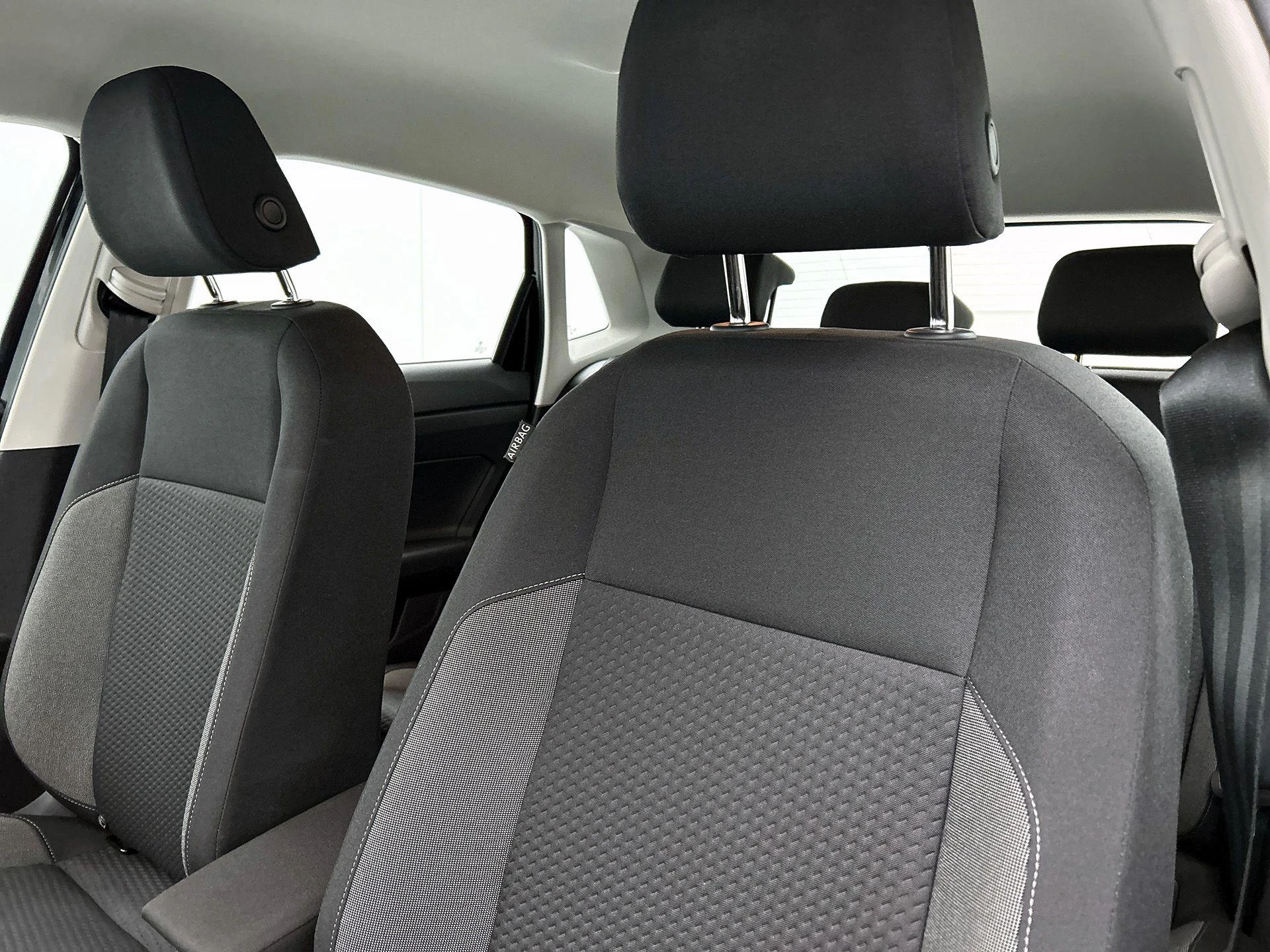 Volkswagen-Polo-image-11