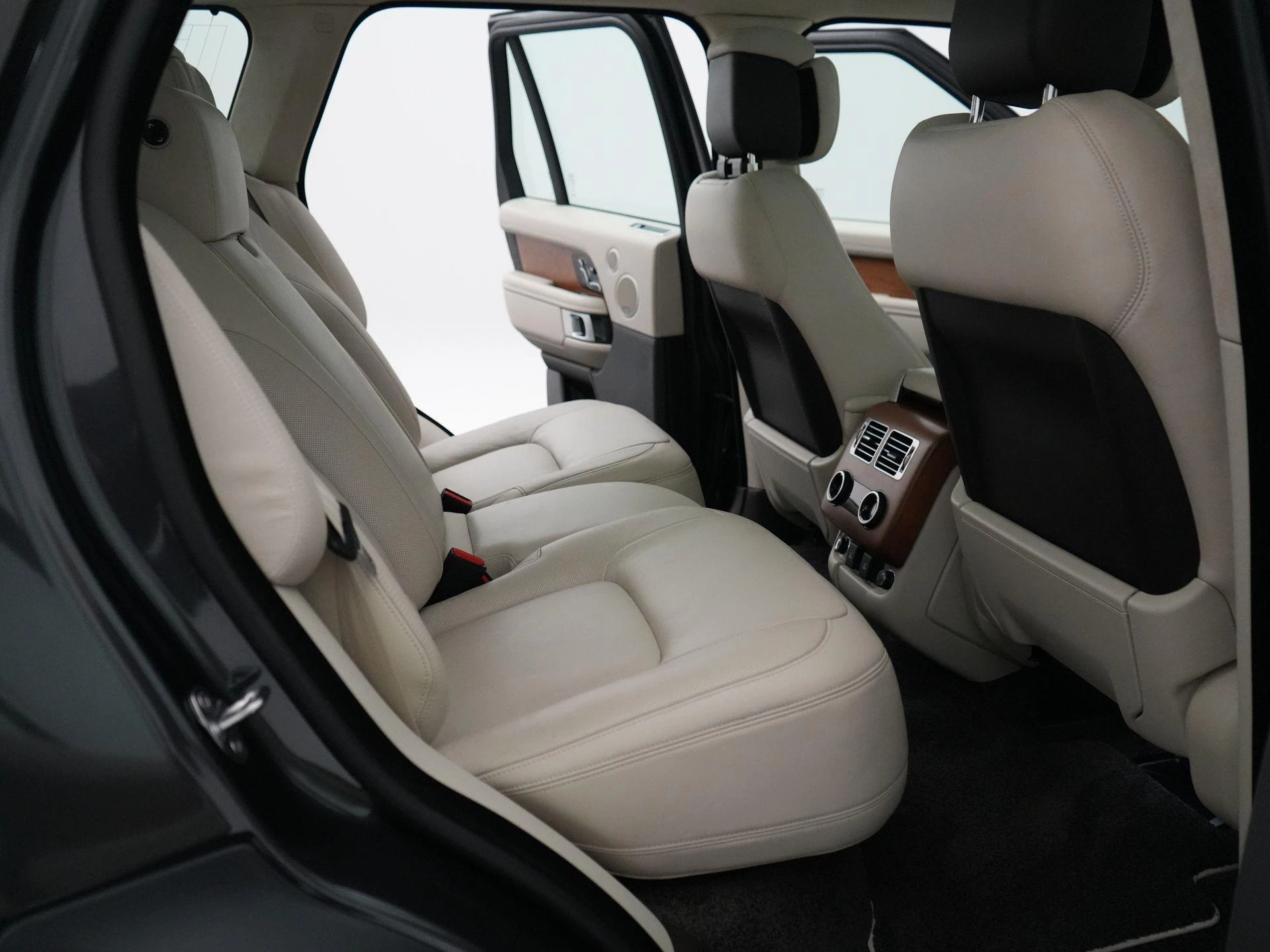 Land Rover-Range Rover-image-45